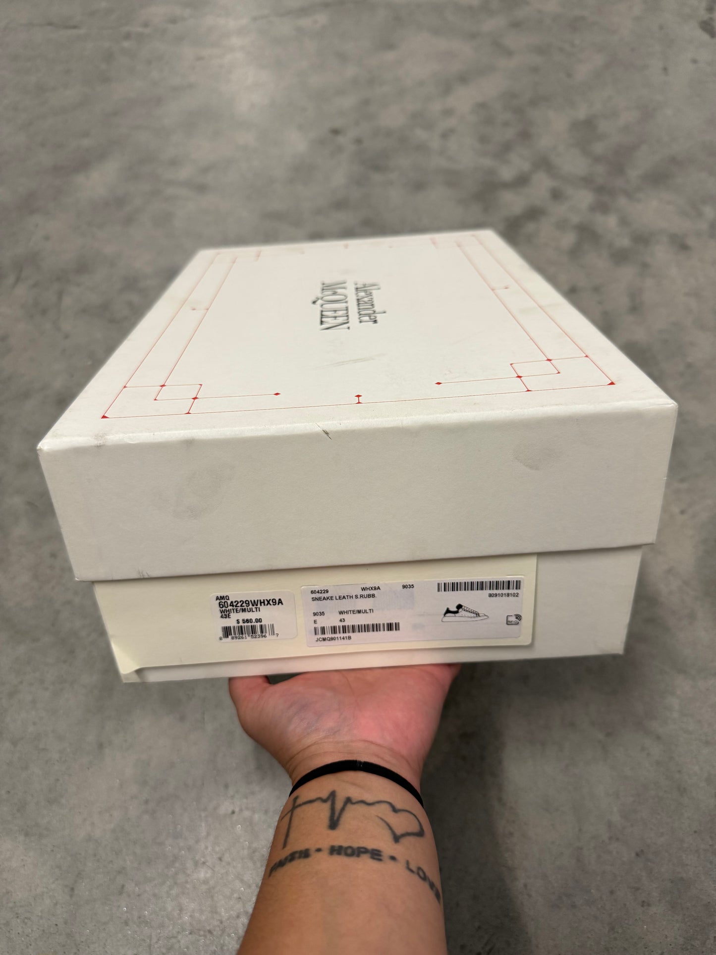 ALEXANDER MCQUEEN OVERSIZED SNEAKER “ White Multi Snake Print “