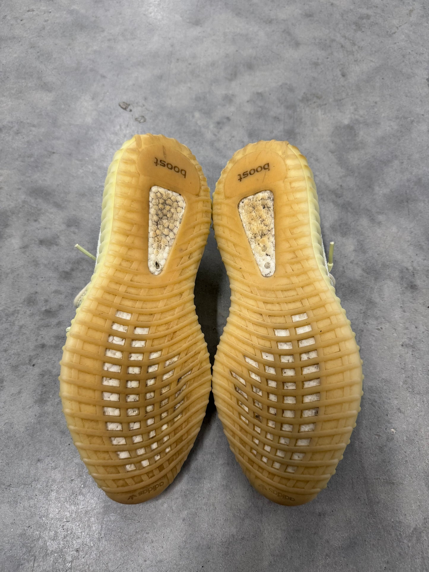 YEEZY 350 “ Butter “