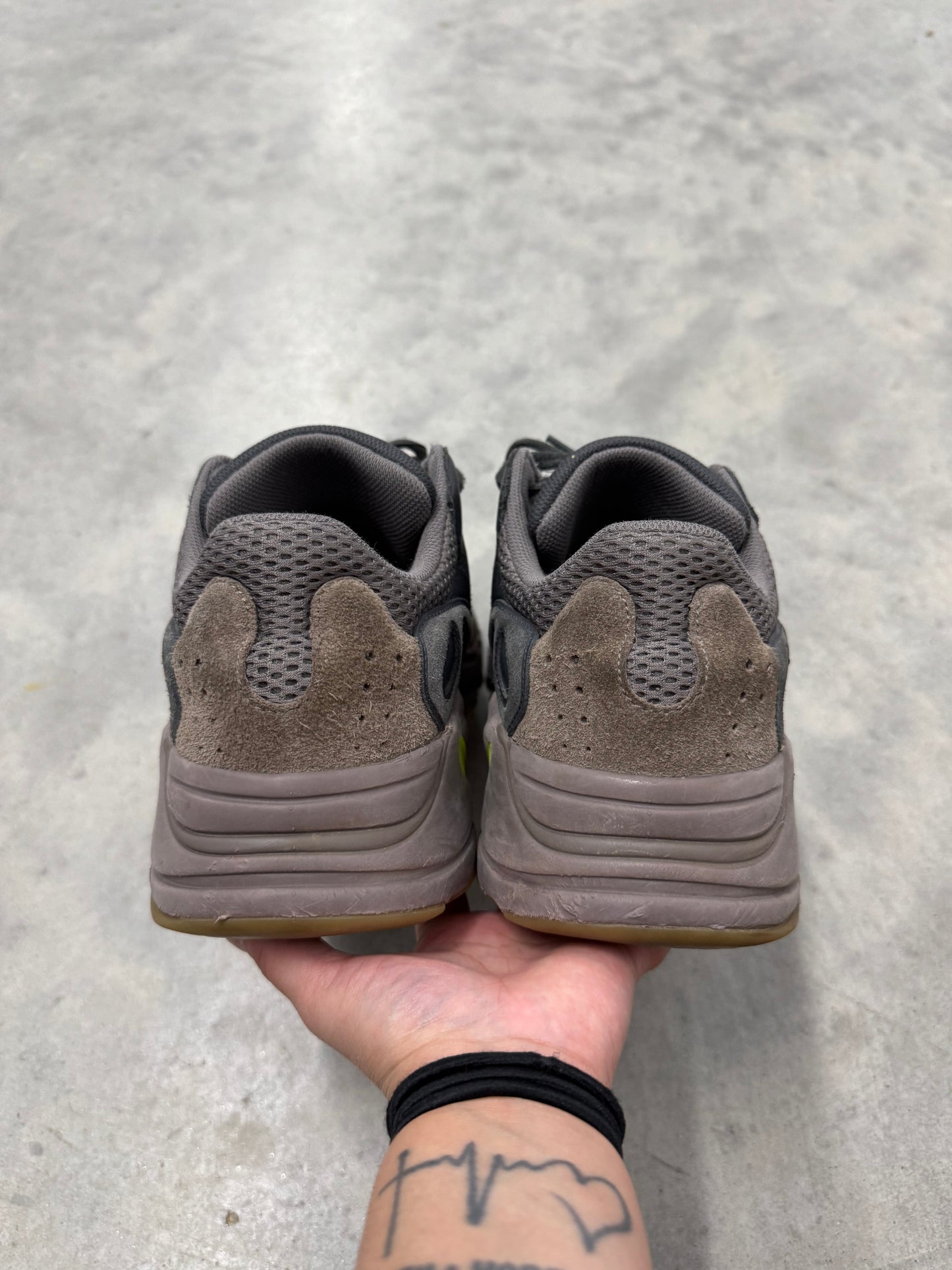 YEEZY BOOST 700 “ Mauve “