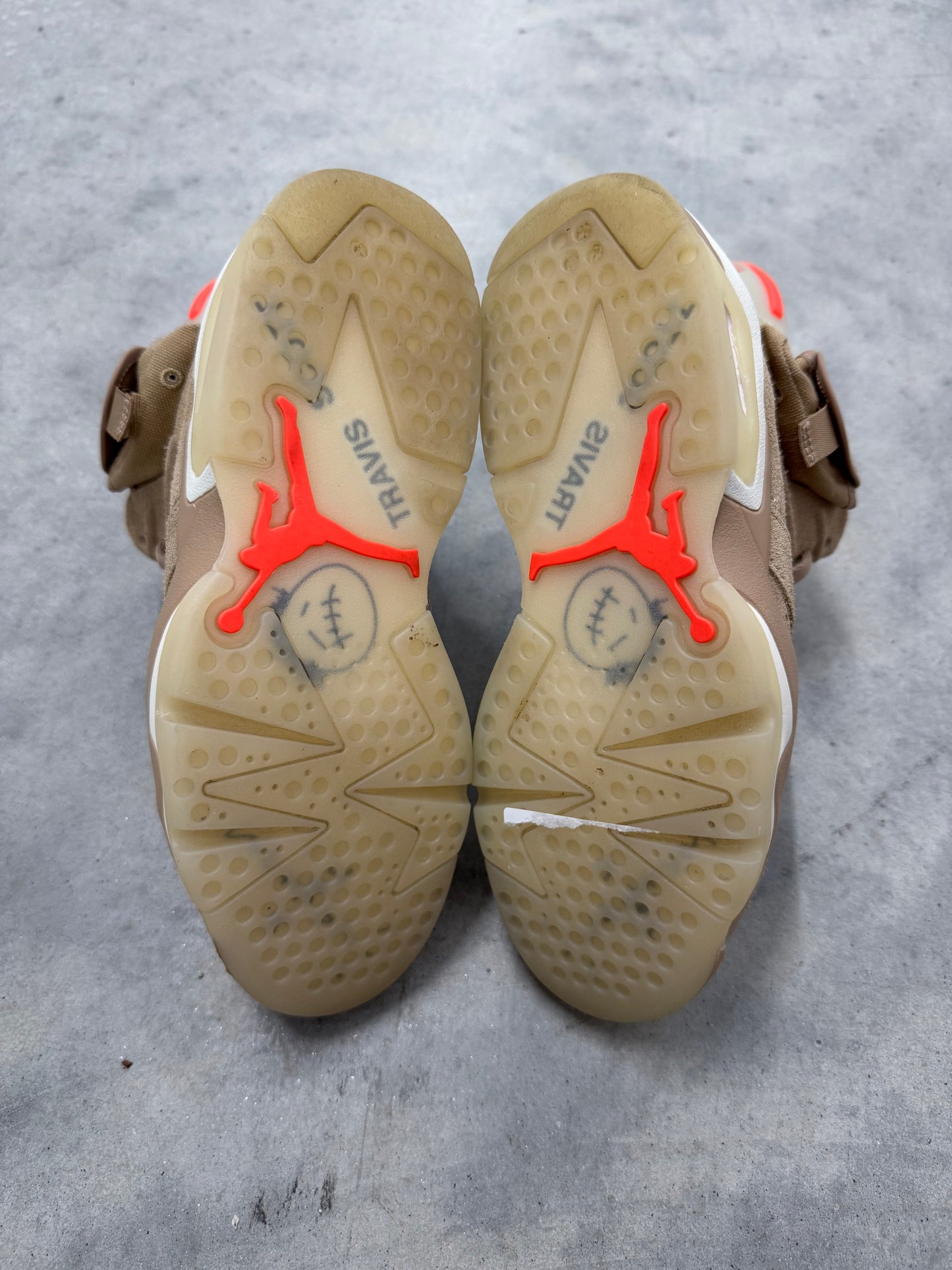 TRAVIS SCOTT JORDAN 6 “ British Khaki “