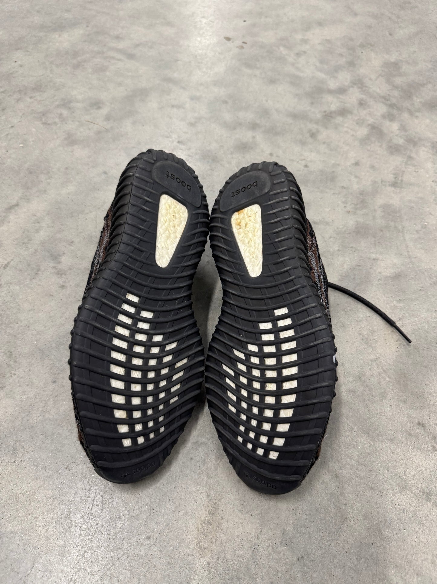YEEZY BOOST 350 V2 “ Mx Rock “