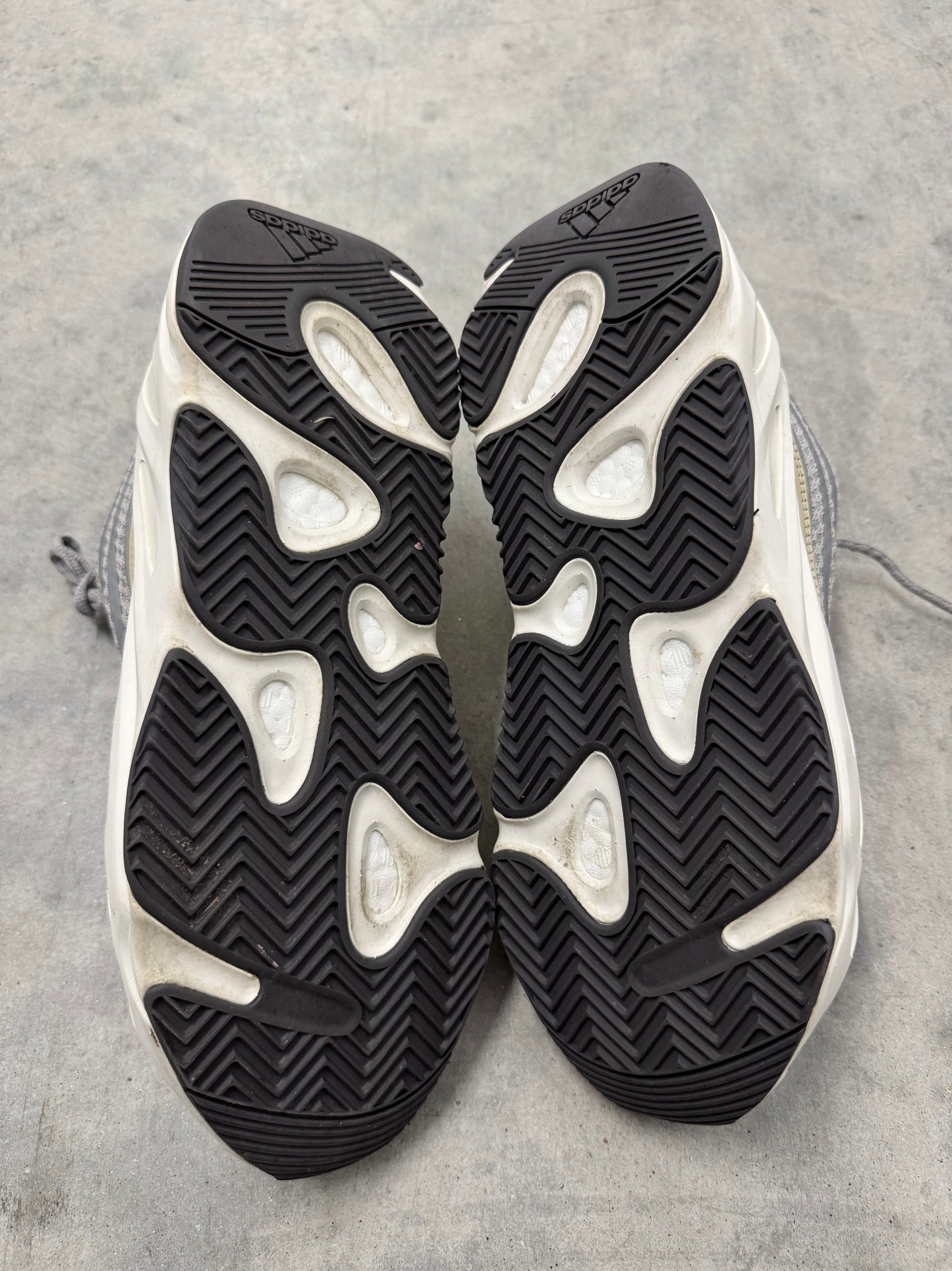 YEEZY 700 V2 “ Cream “