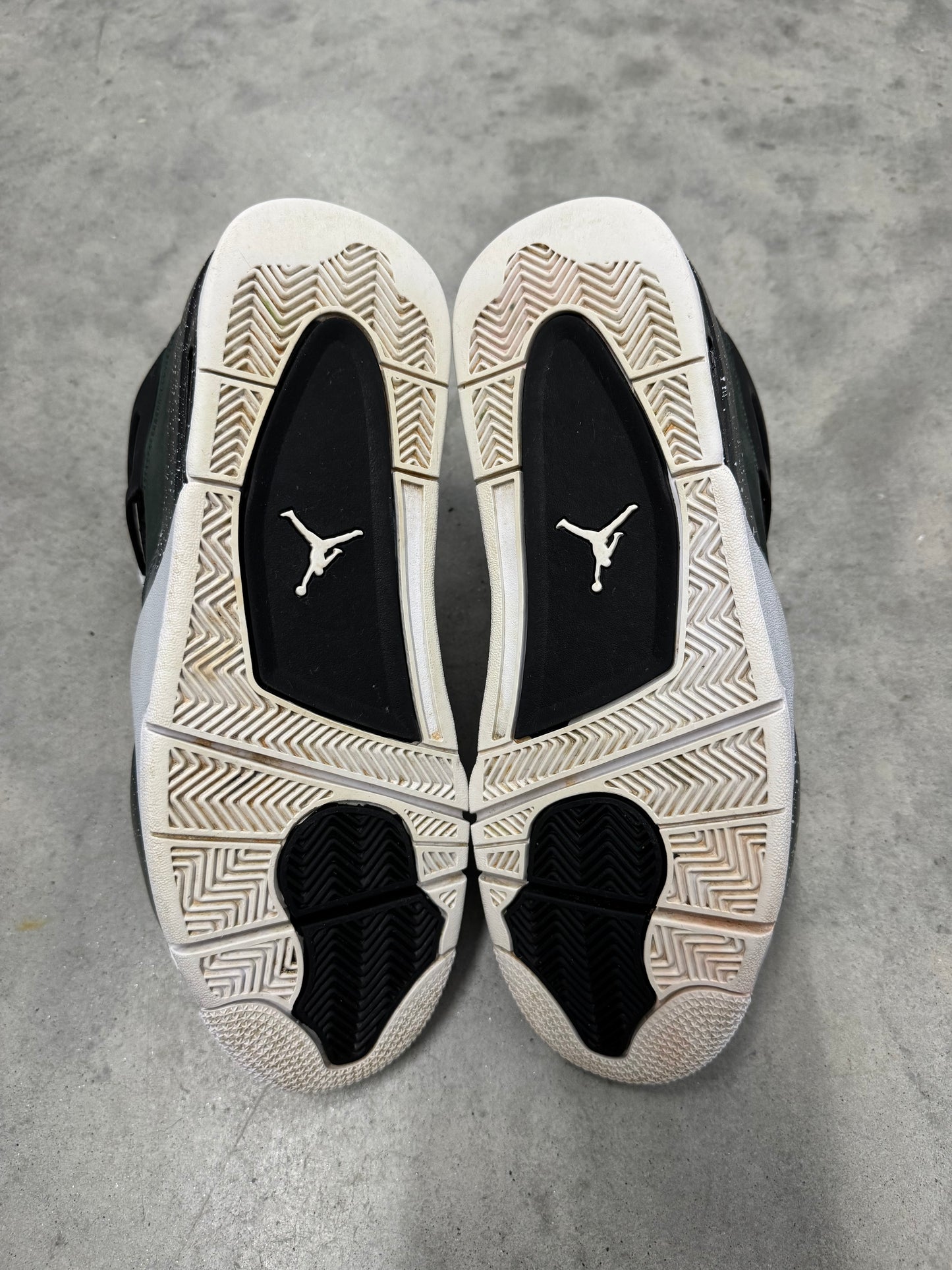 JORDAN 4 “ Fear “