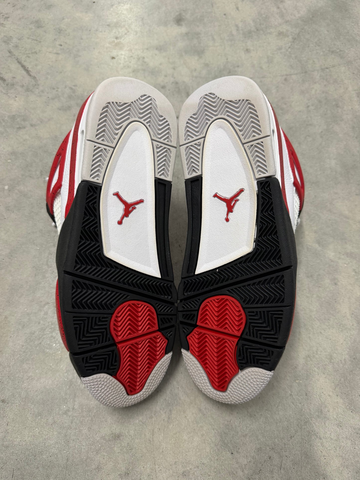 JORDAN 4 “ Red Cement “