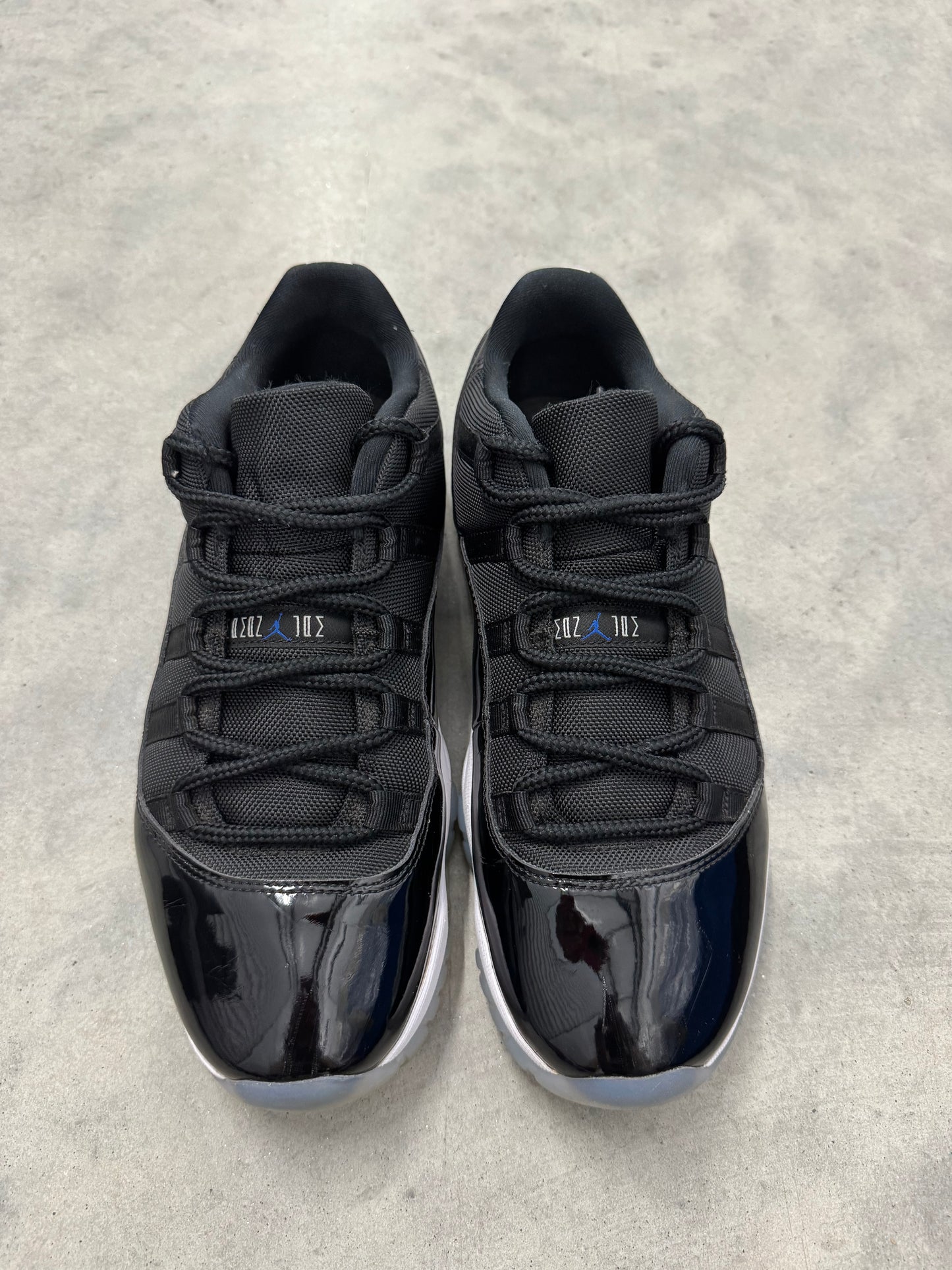 JORDAN 11 LOW “ Space Jam “