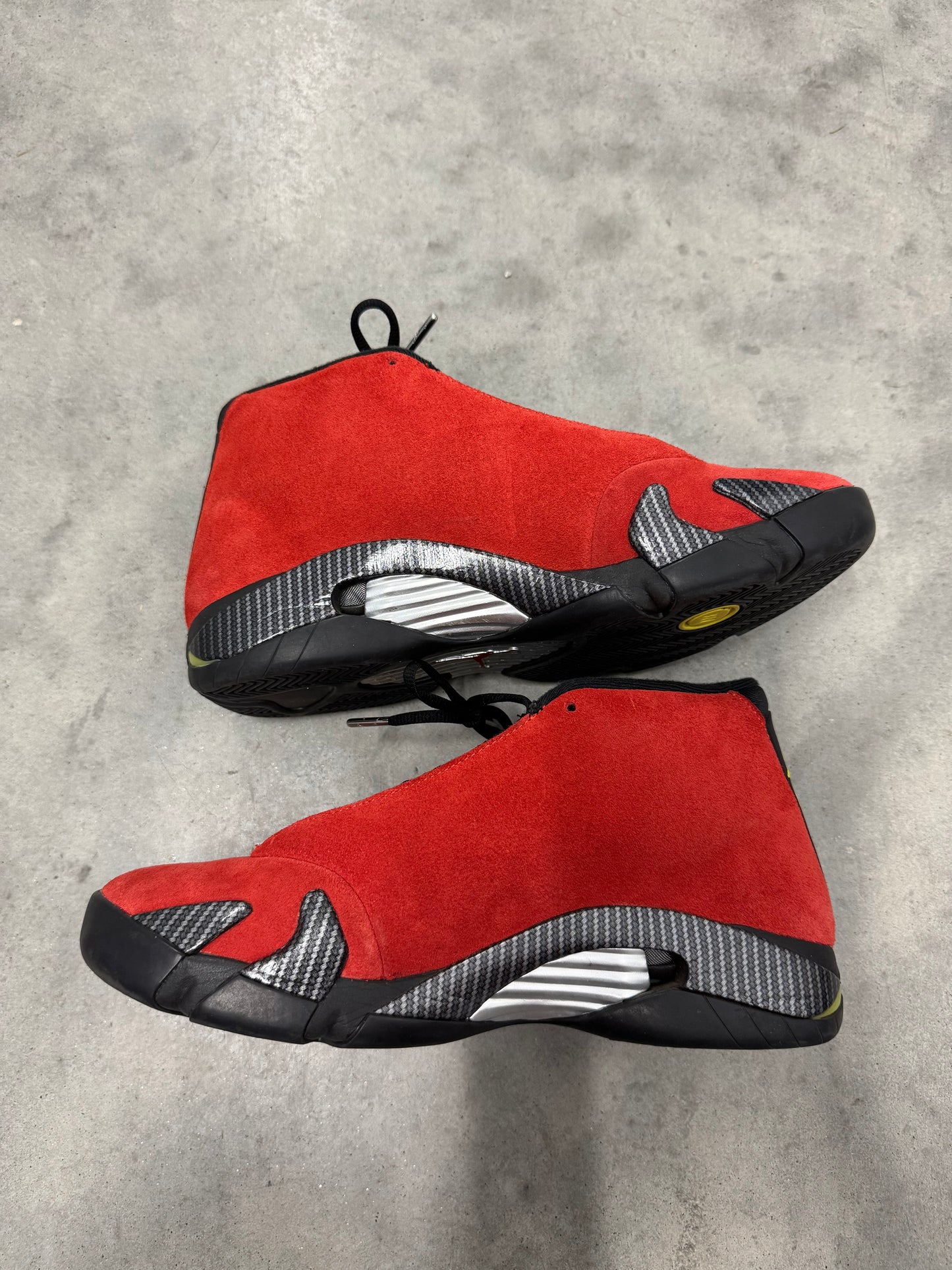 JORDAN 4 “ Ferrari “