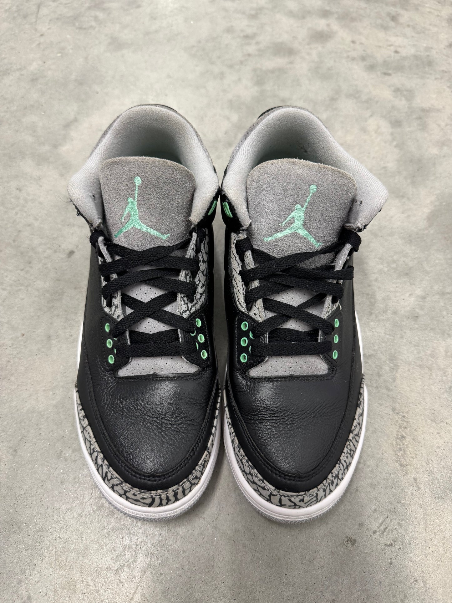 JORDAN 3 “ Green Glow “