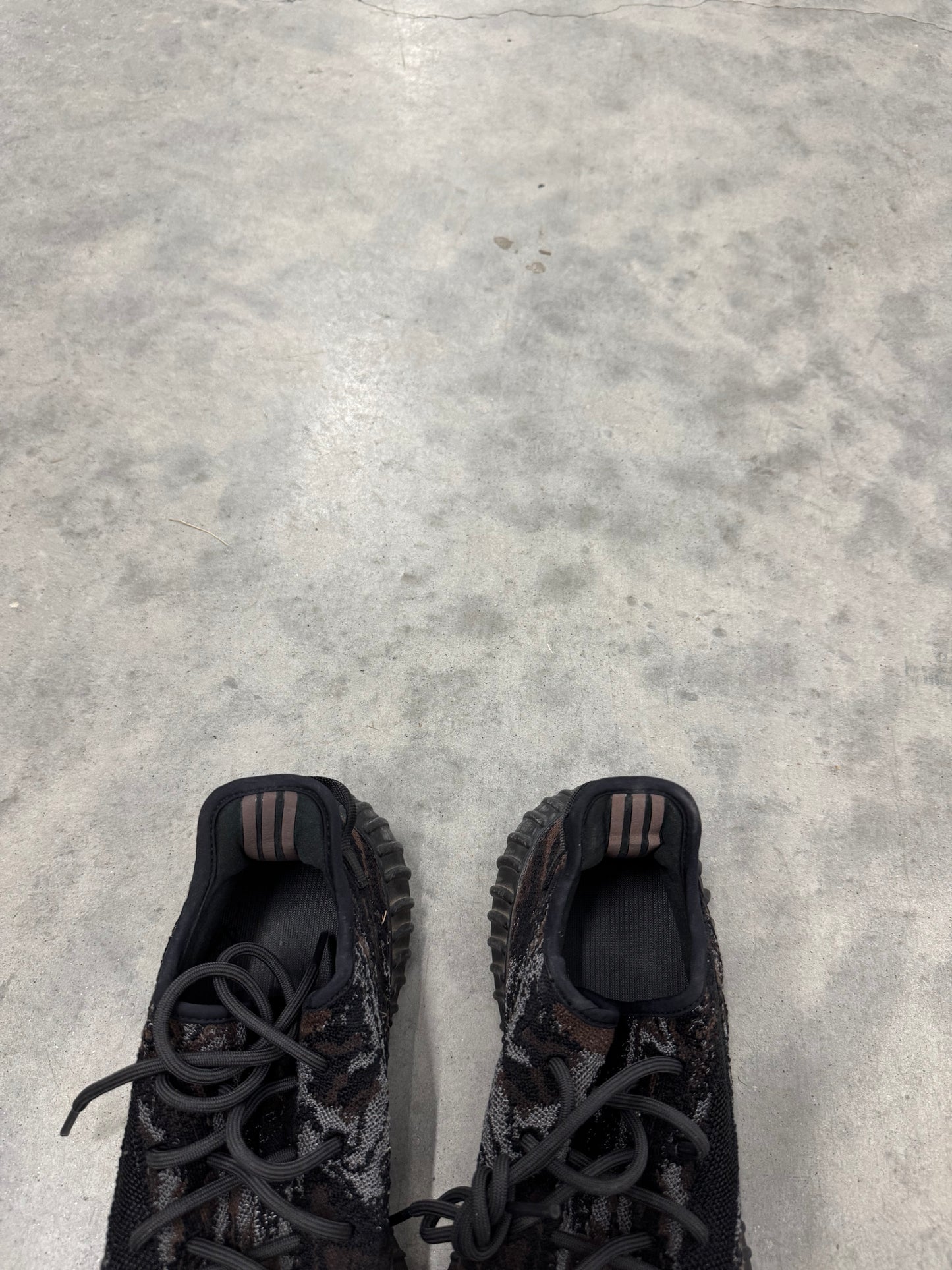 YEEZY BOOST 350 V2 “ Mx Rock “