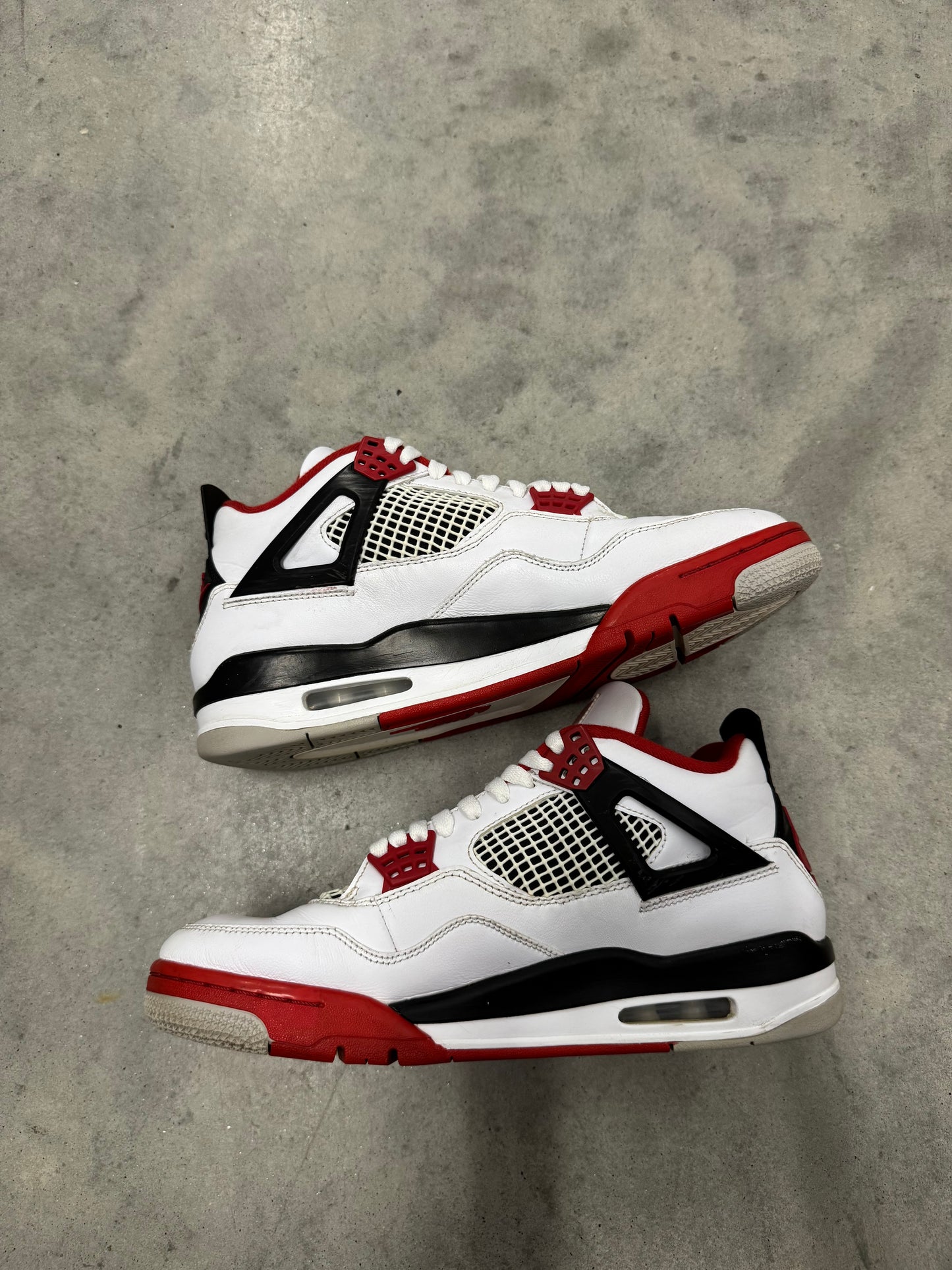 JORDAN 4 “ Fire Red “