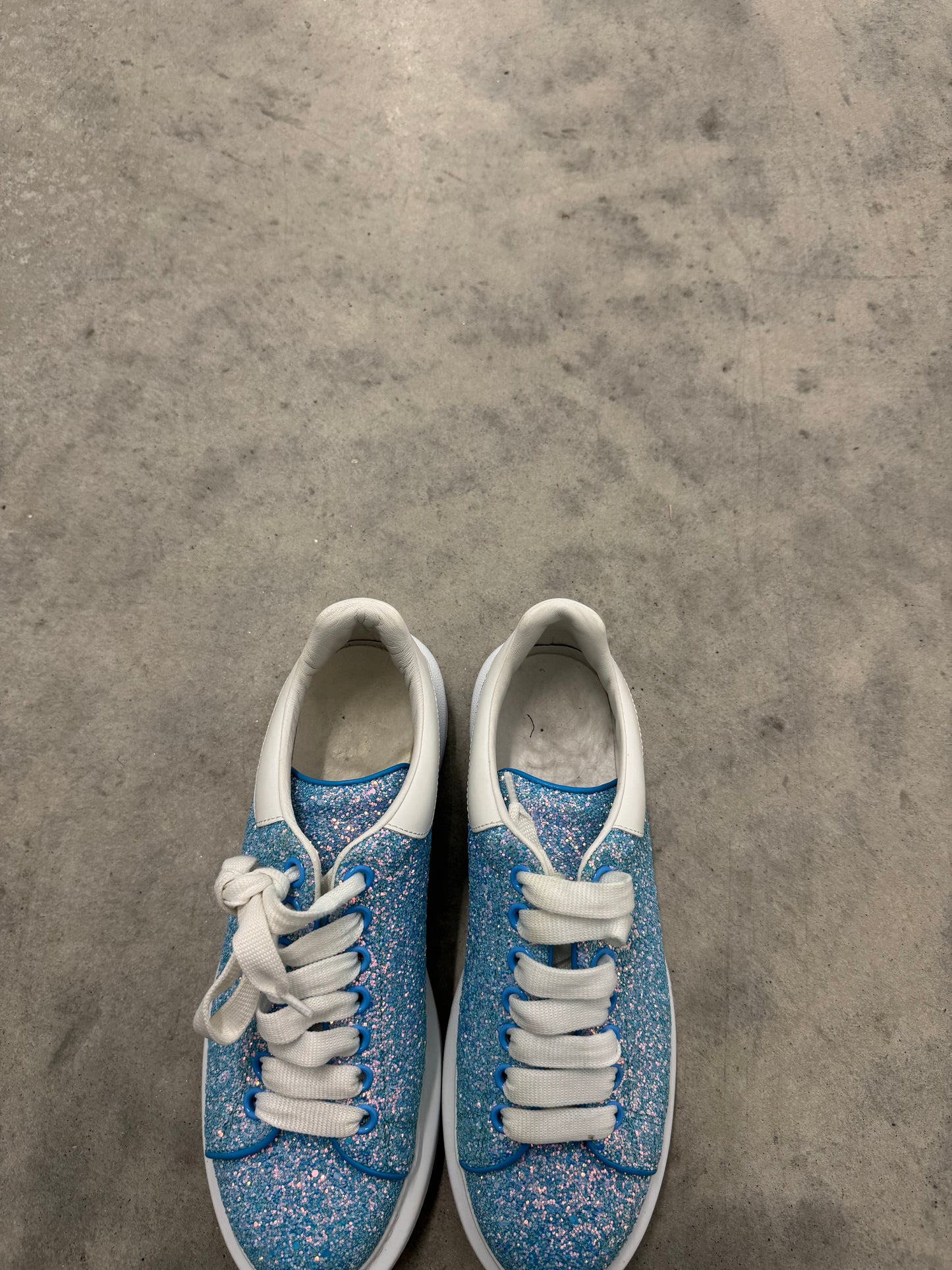 ALEXANDER MCQUEEN OVERSIZED SNEAKER “ Glitter Heavenly Blue “