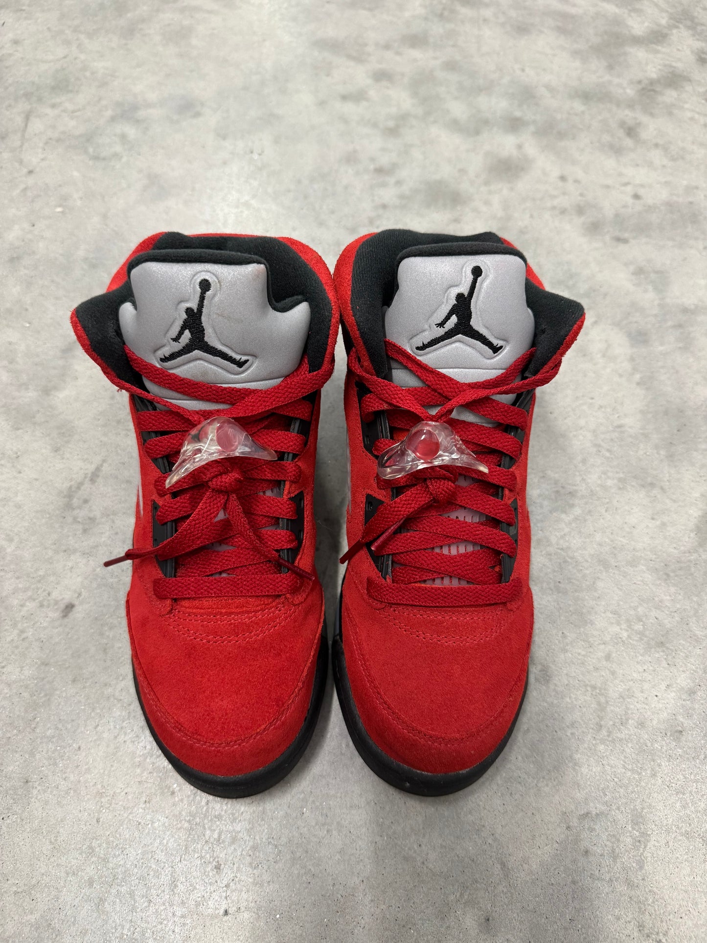 JORDAN 5 “ Raging Bull “