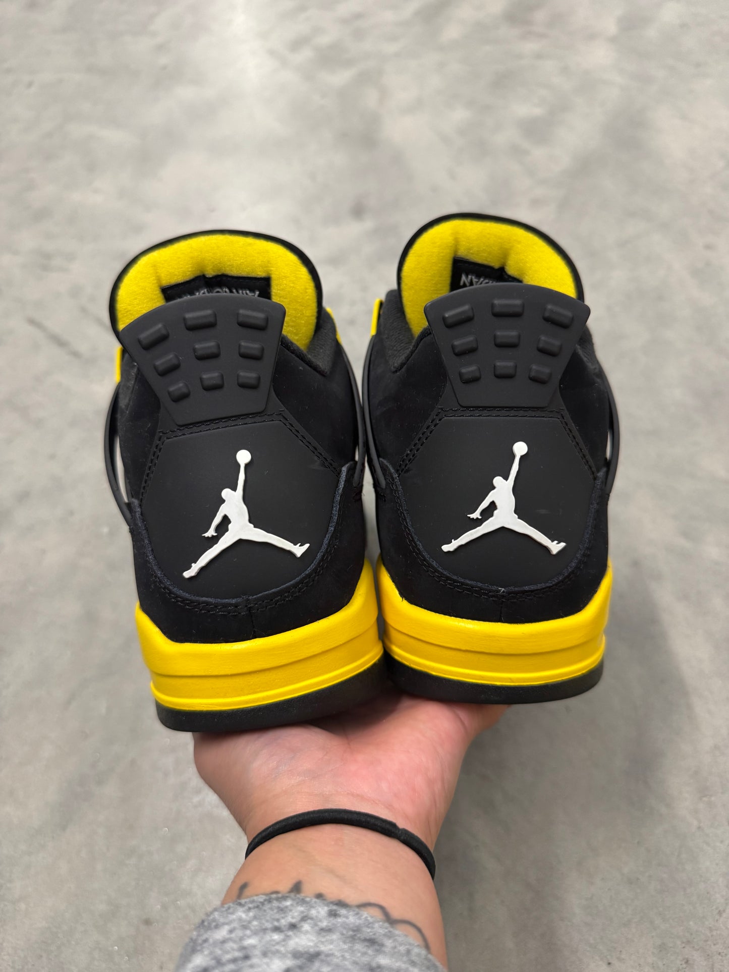 JORDAN 4 “ Thunder “