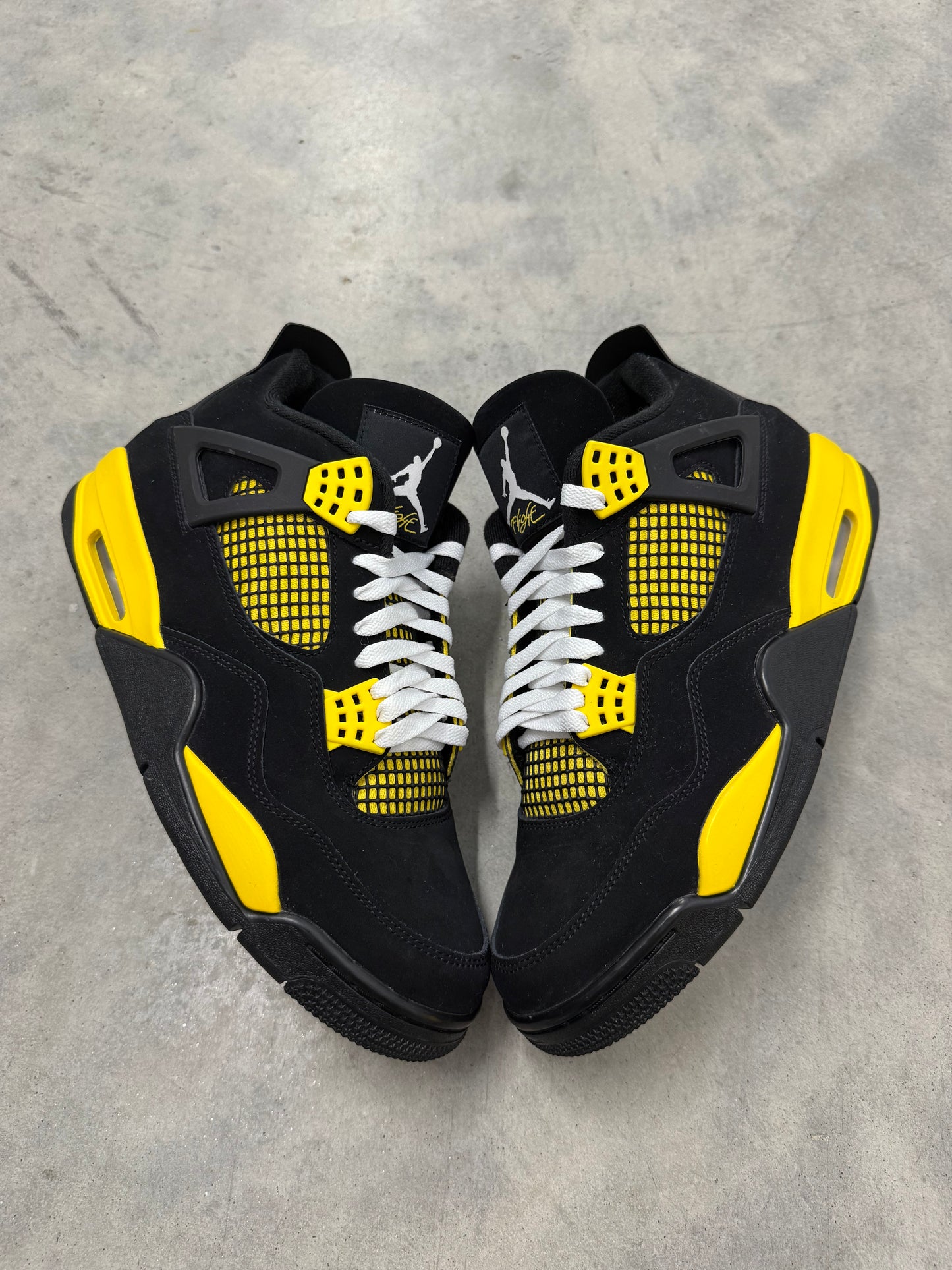 JORDAN 4 “ Thunder “