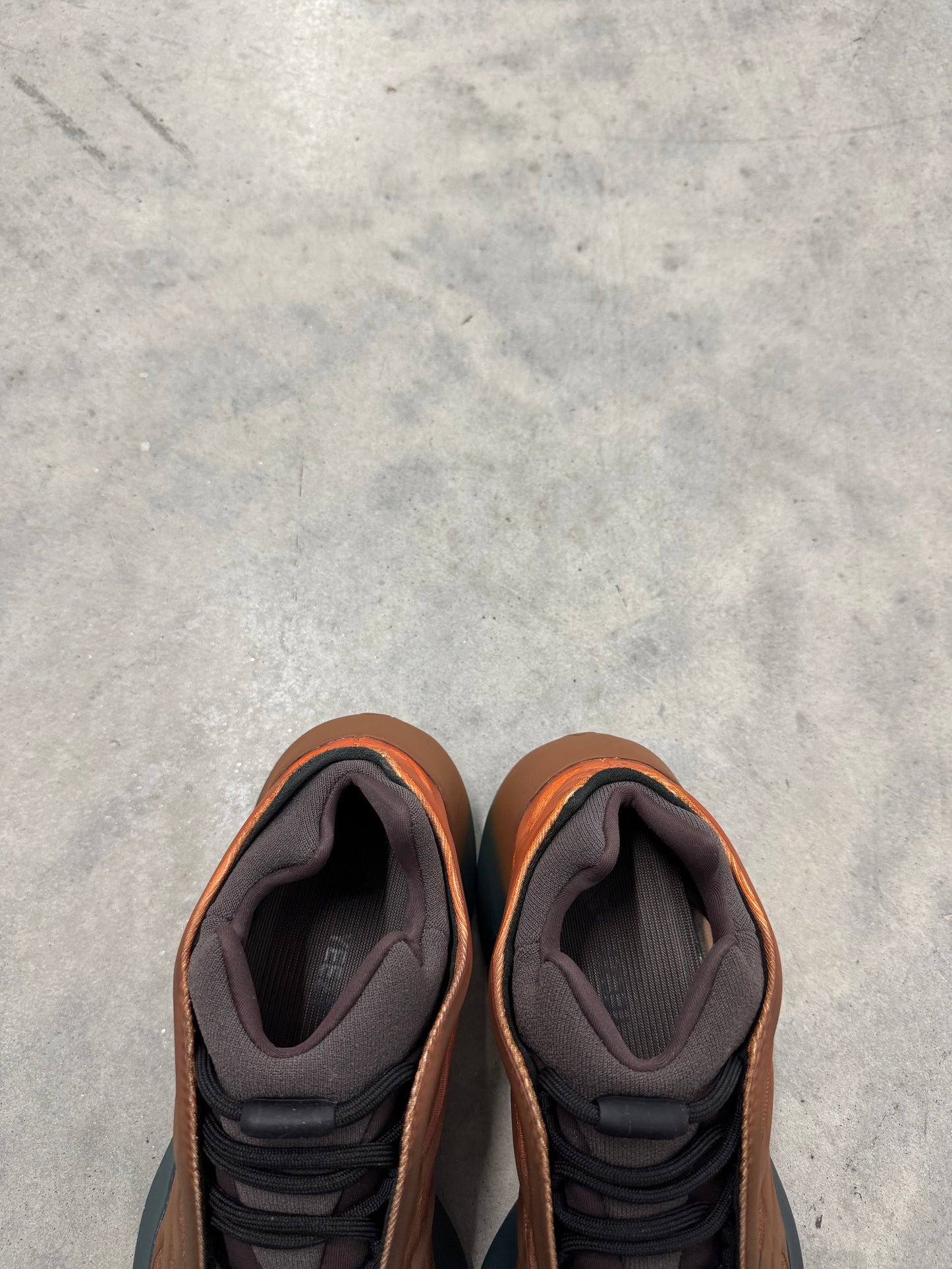 YEEZY 700 V3 “ Copper Fade “