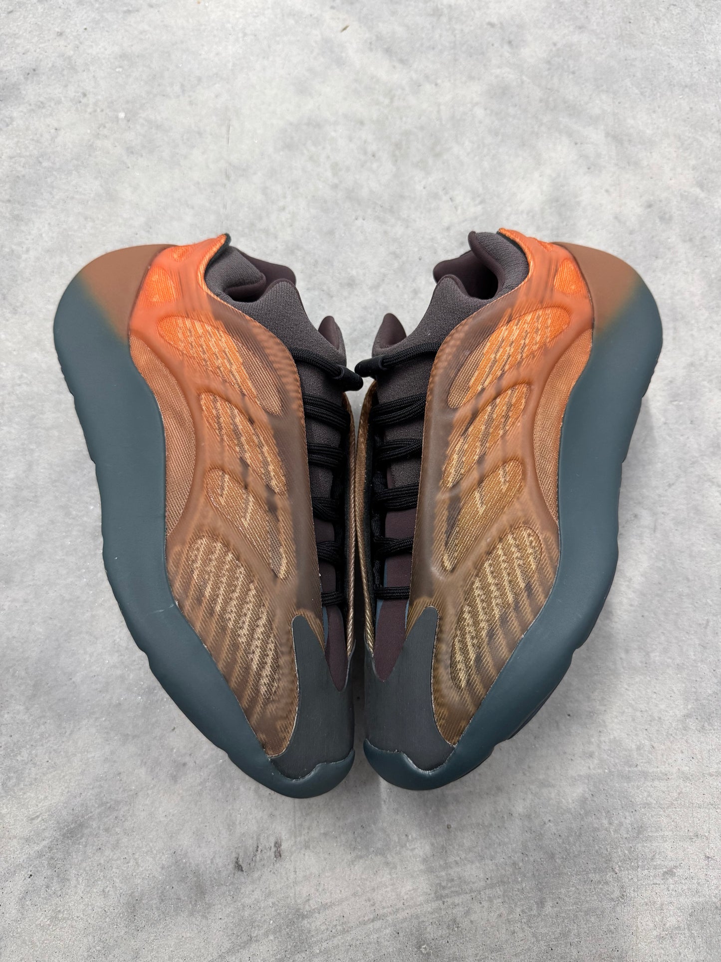 YEEZY 700 V3 “ Copper Fade “