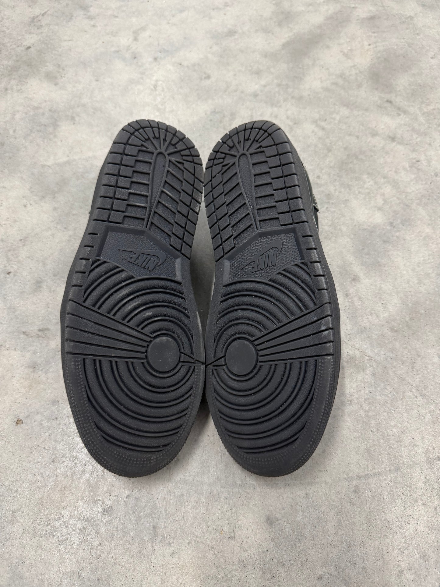 TRAVIS SCOTT JORDAN 1 LOW “ Black Phantom “