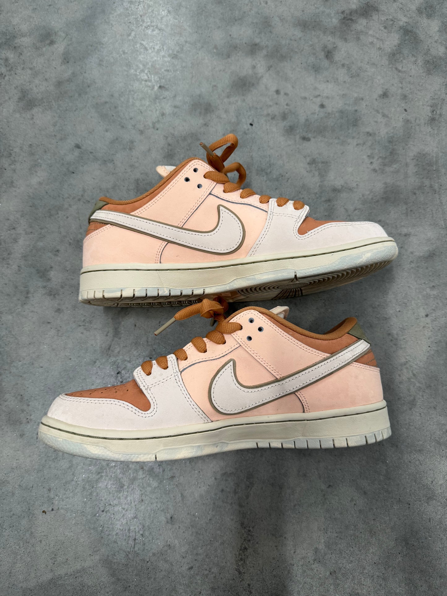 NIKE SB DUNK LOW “ Trocadéro Gardens “