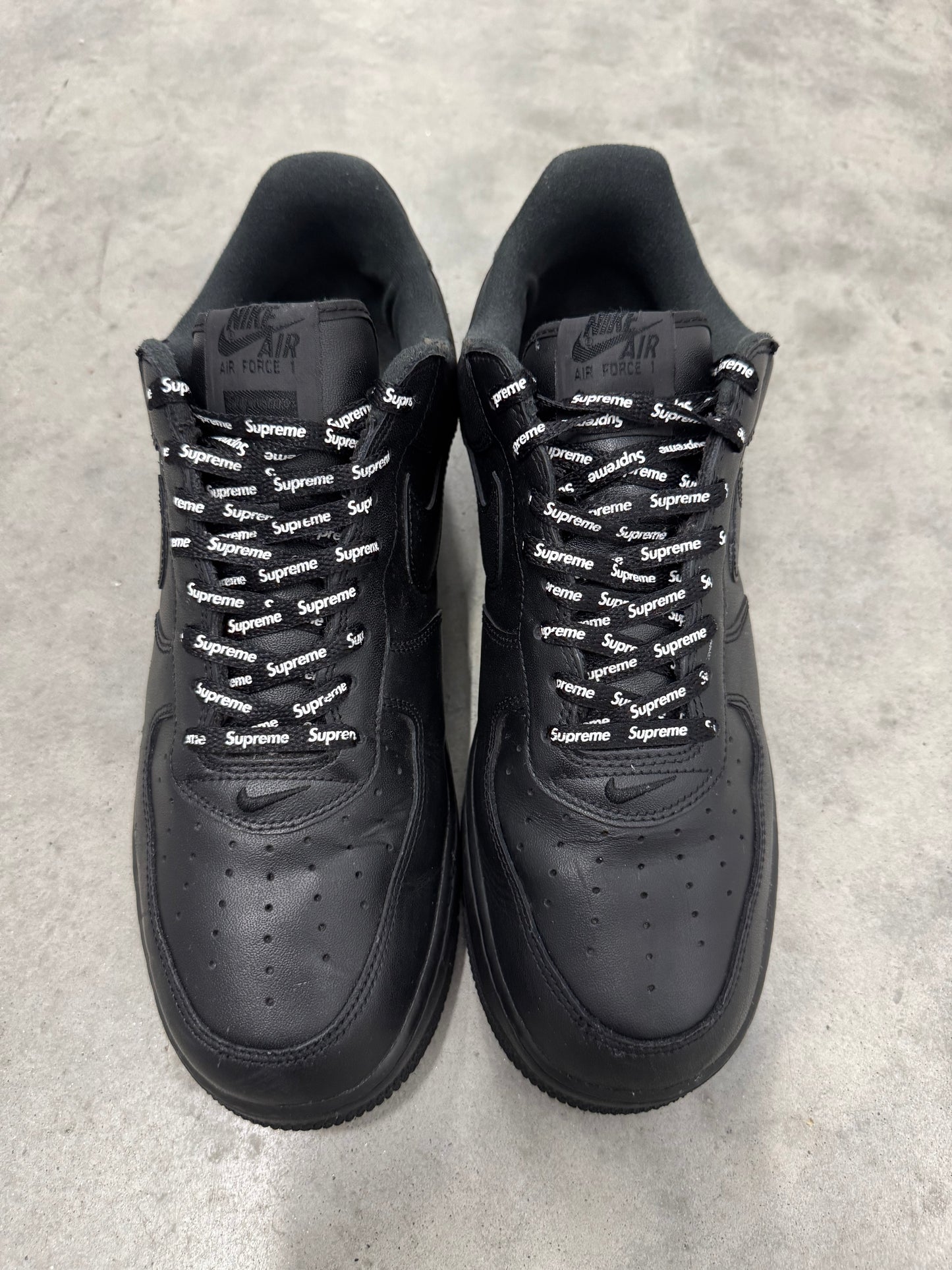 AIR FORCE SUPREME LOW “ Box-Logo Black “