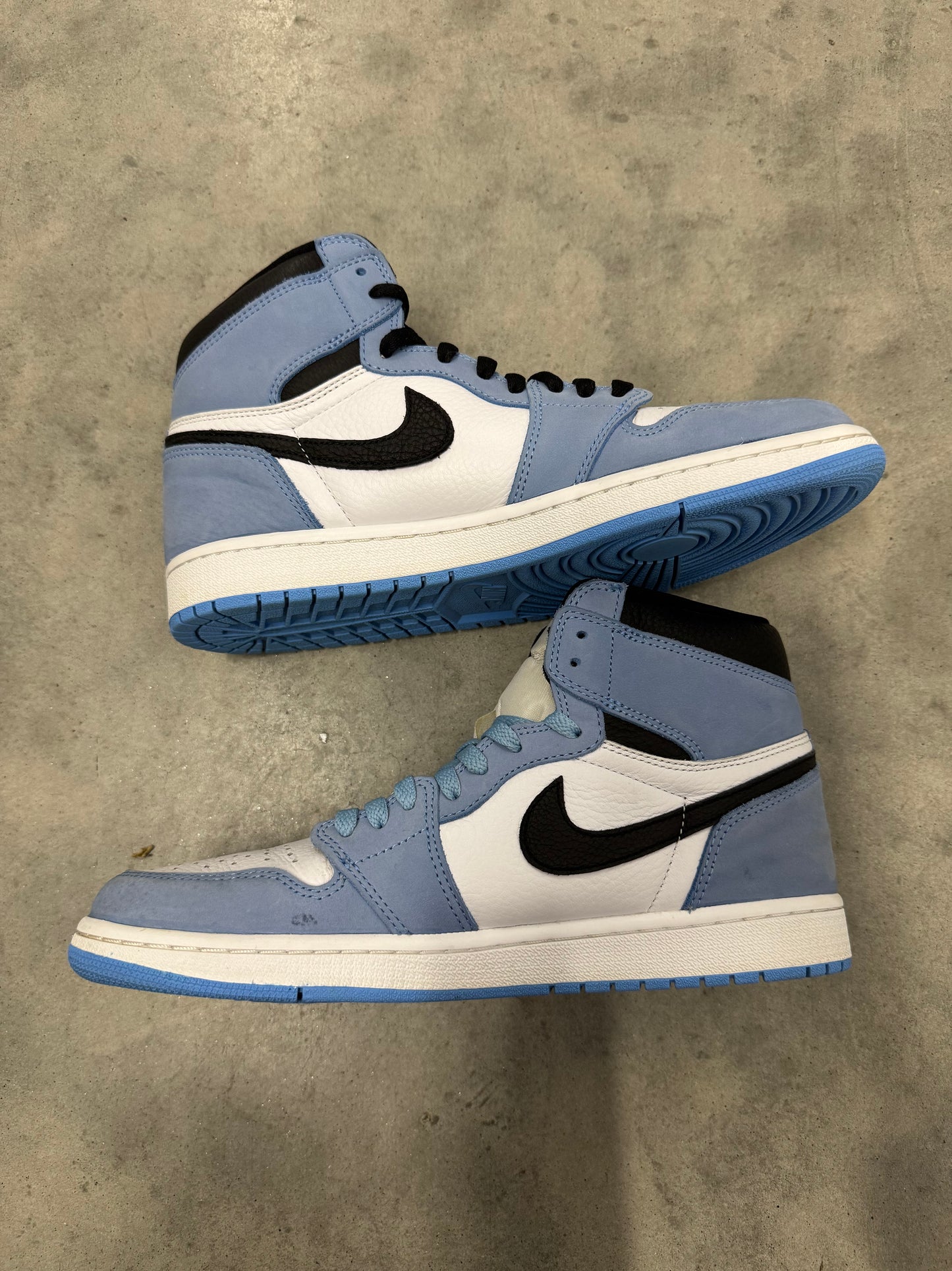 JORDAN 1 “ University Blue “