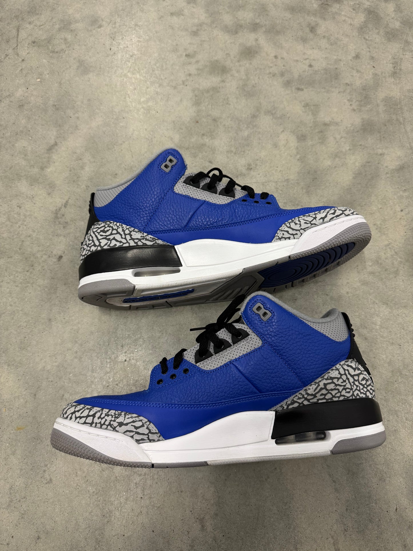 JORDAN 3 “ Varsity Royal “