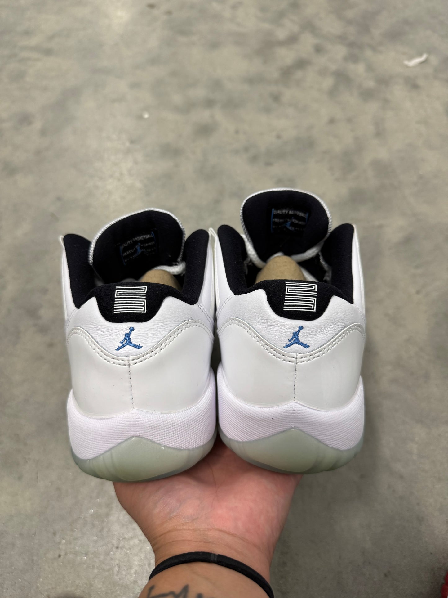 JORDAN 11 LOW “ Legend Blue “