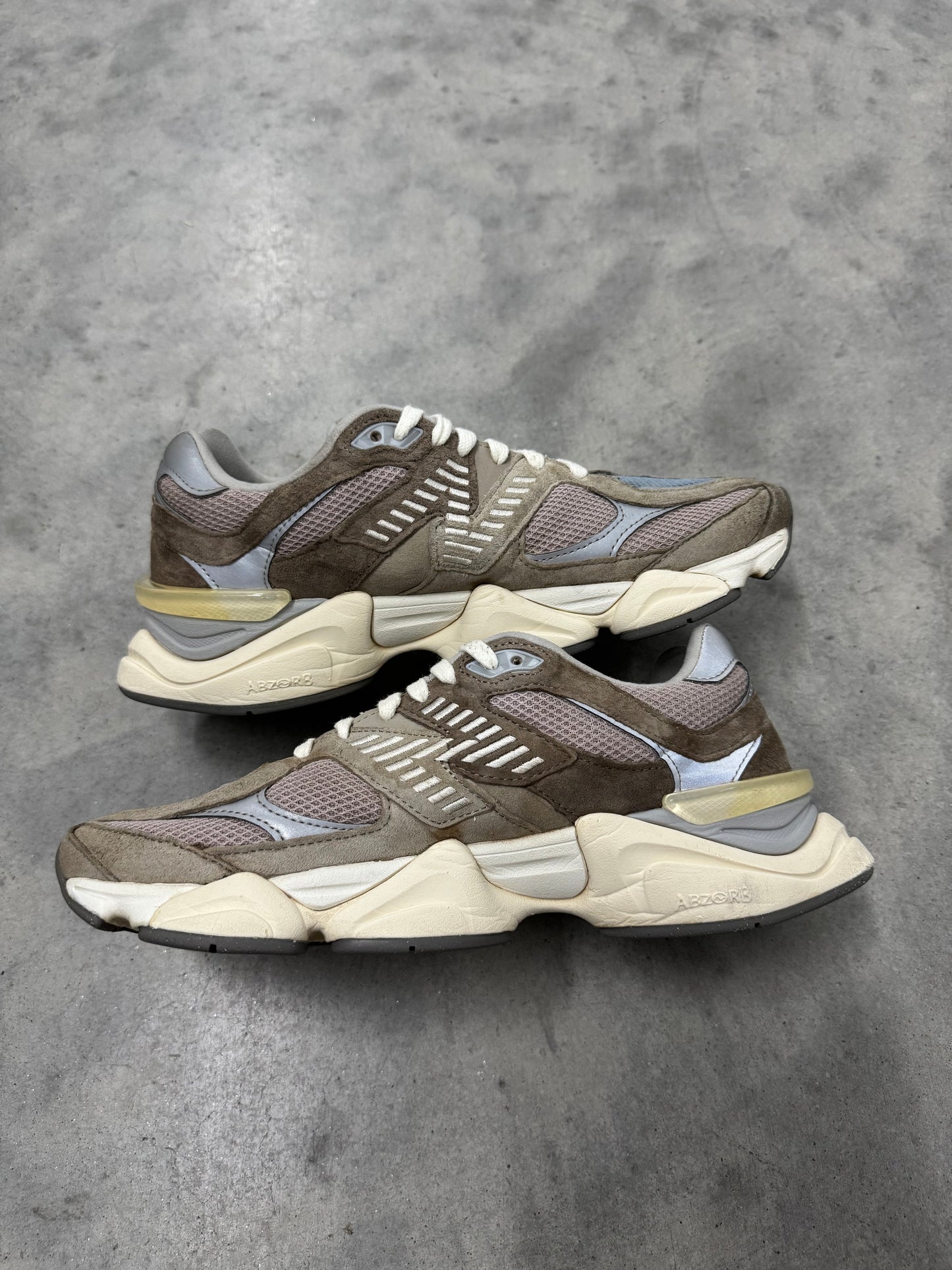 NEW BALANCE 9060 “ Cherry Blossom Pack - Mushroom “
