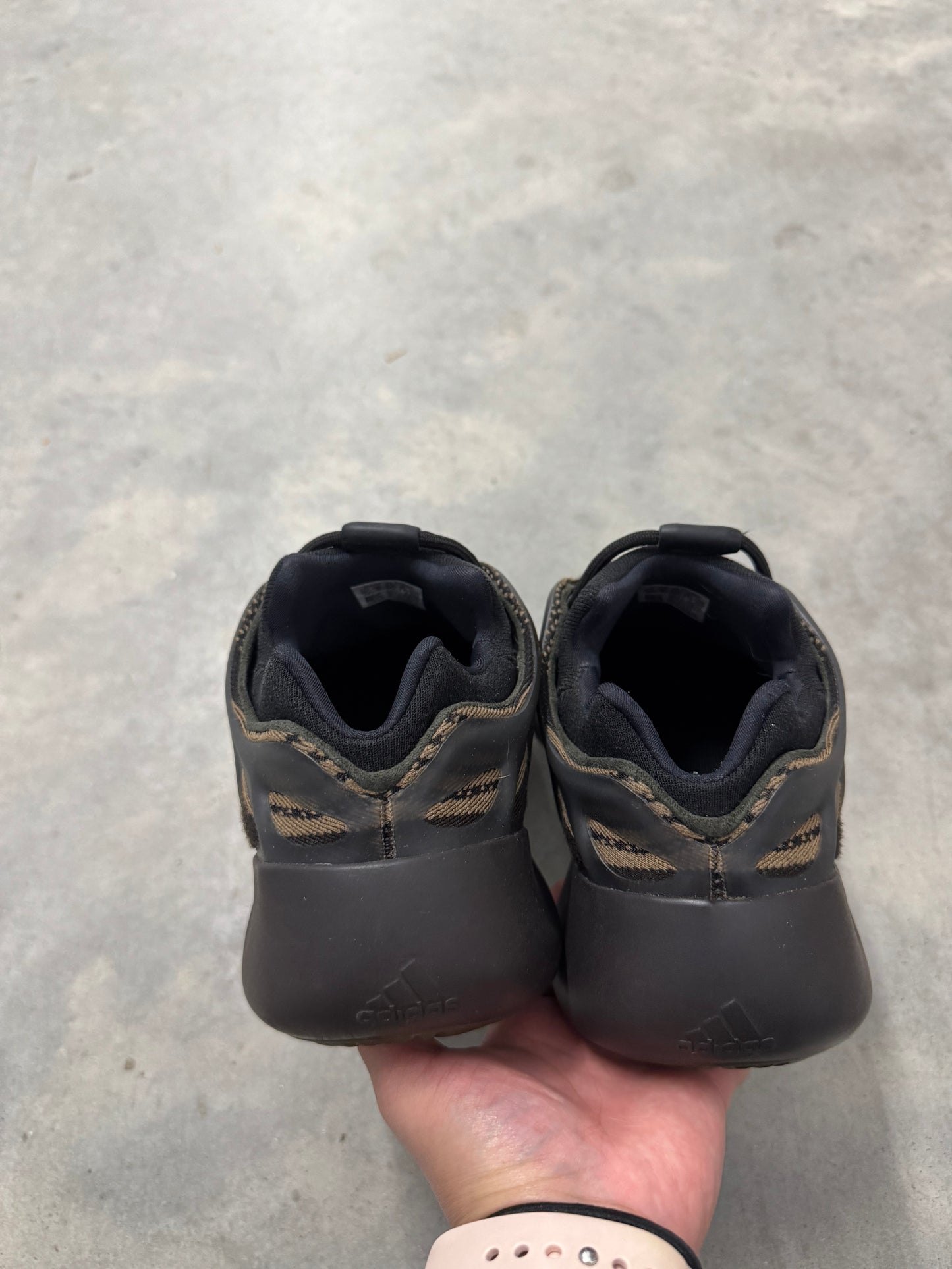 YEEZY 700 “ Clay Brown “