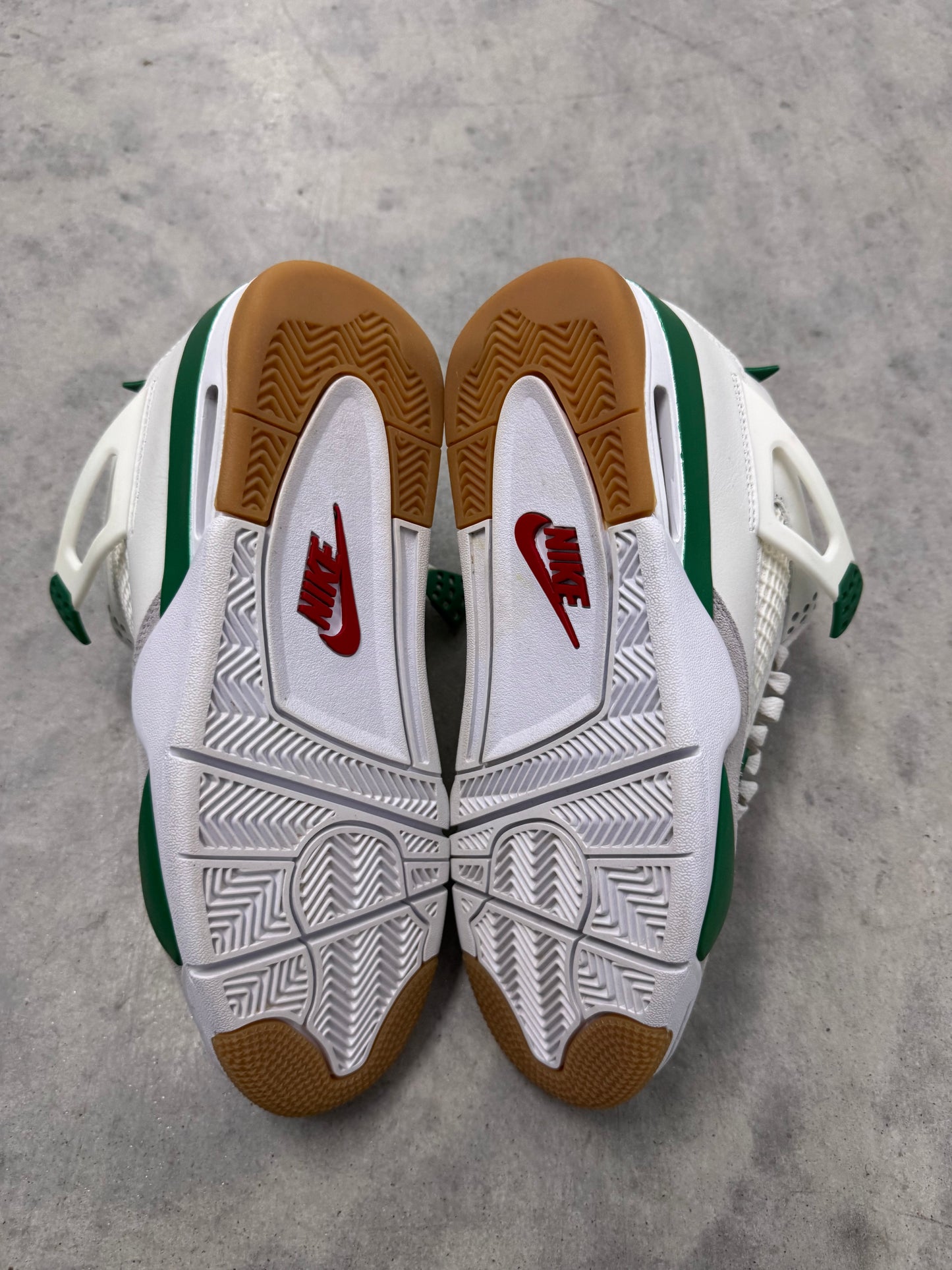 NIKE SB JORDAN 4 “ Pine Green “