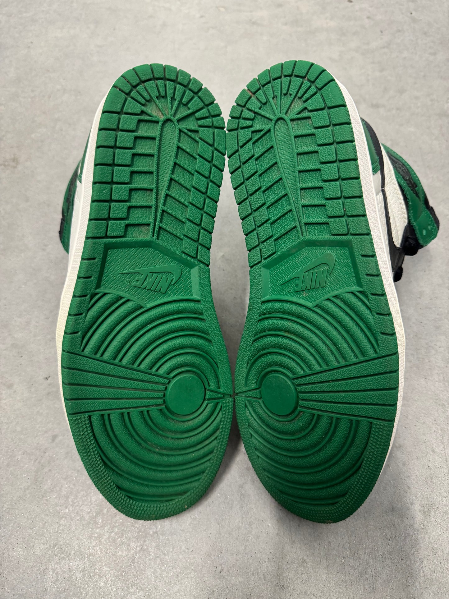 JORDAN 1 “ Pine Green “ ( 2018 )