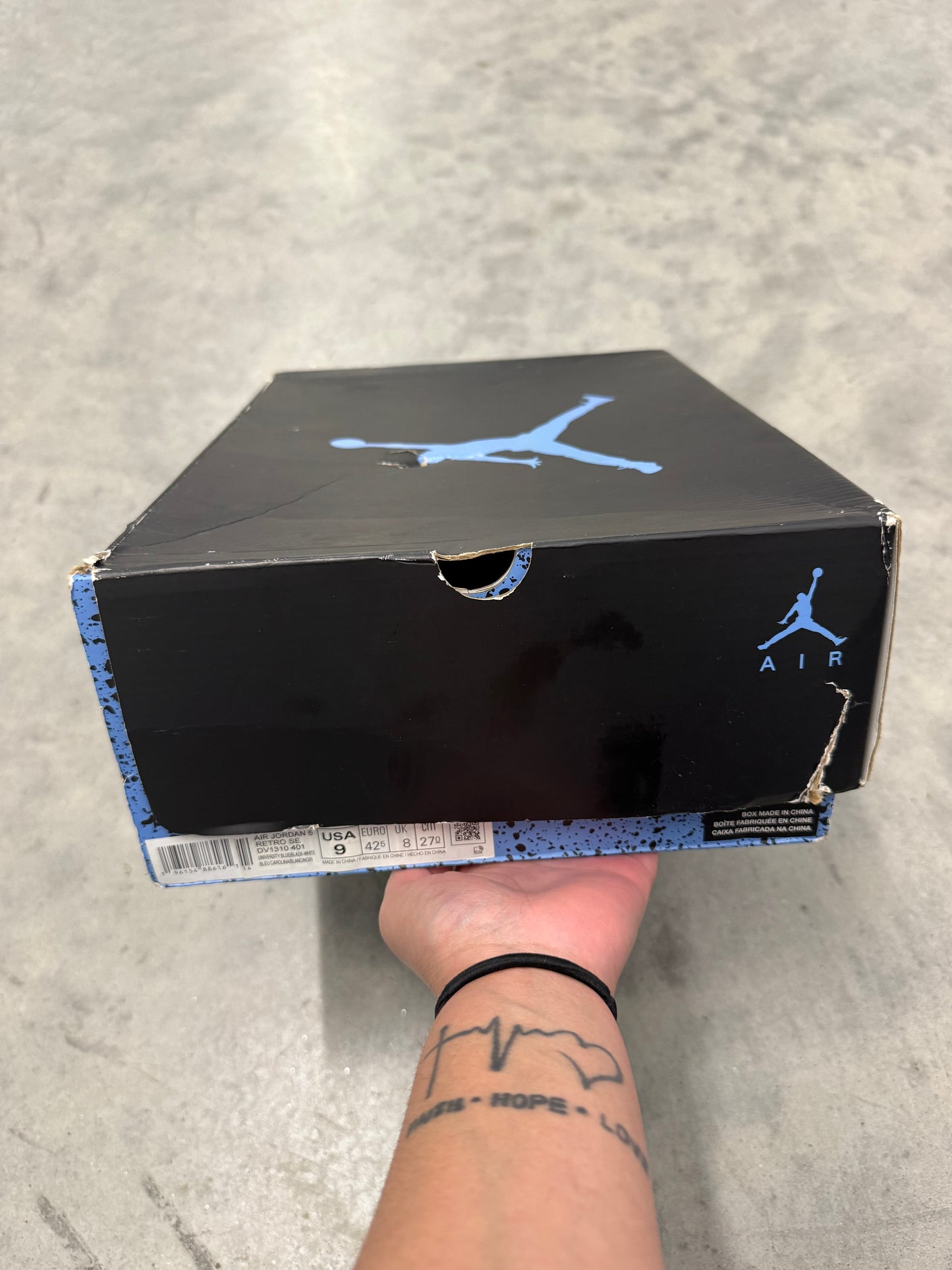 JORDAN 5 “ UNC “