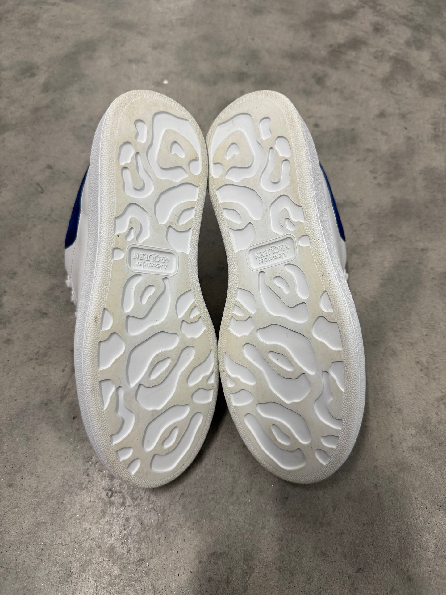 ALEXANDER MCQUEEN OVERSIZED SNEAKER “ White Paris Blue “