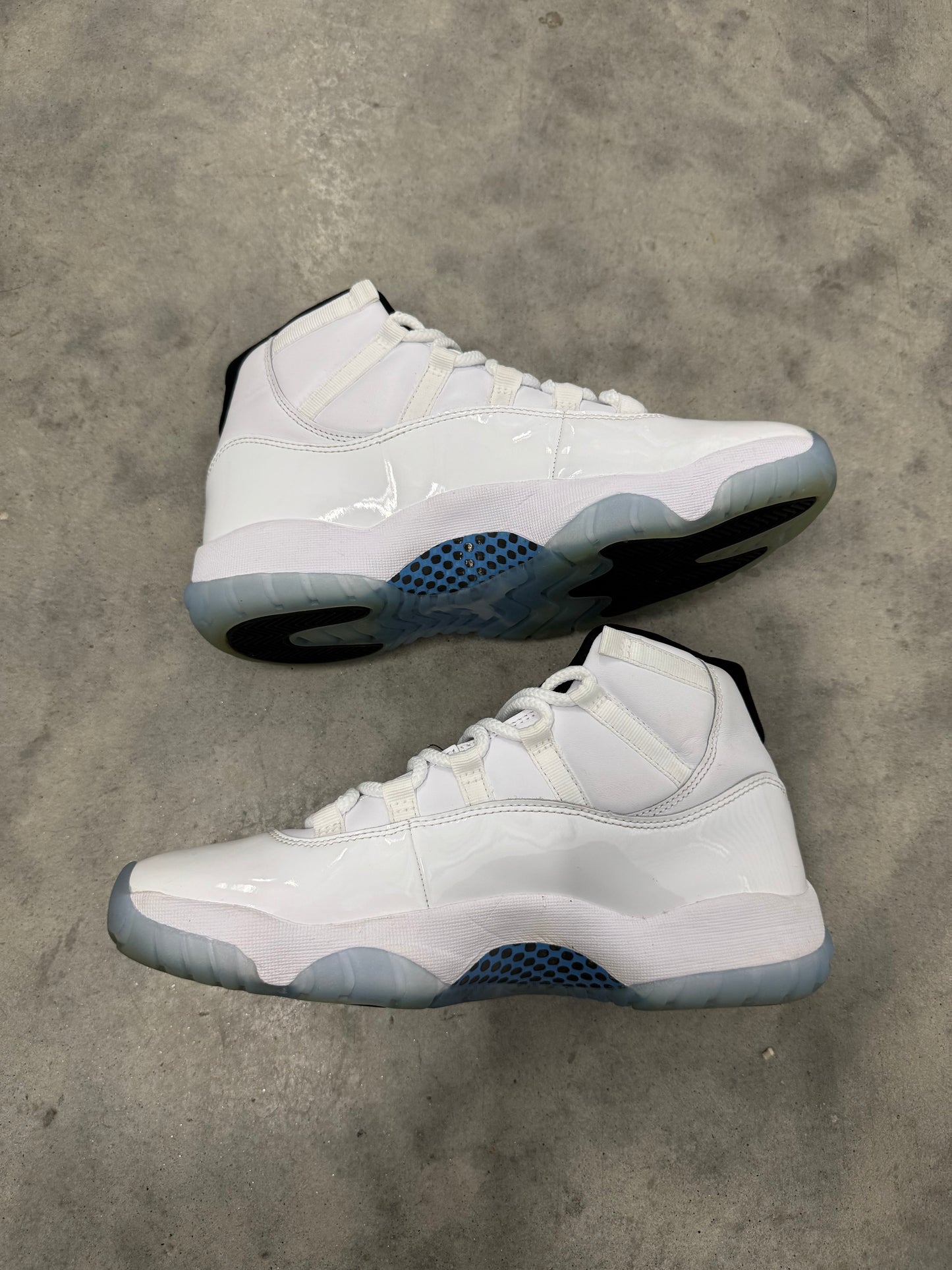 JORDAN 11 “ Legend Blue “