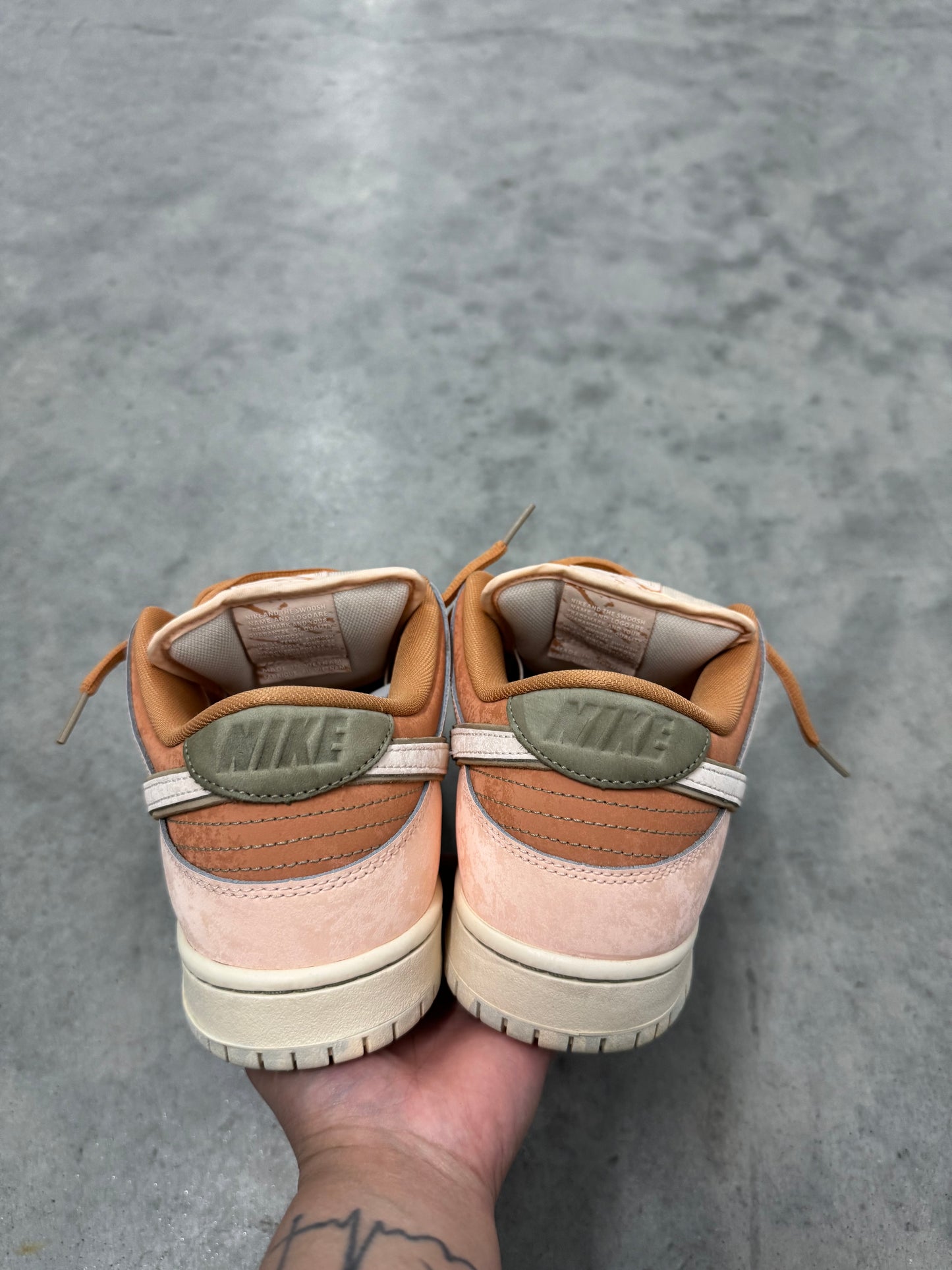 NIKE SB DUNK LOW “ Trocadéro Gardens “