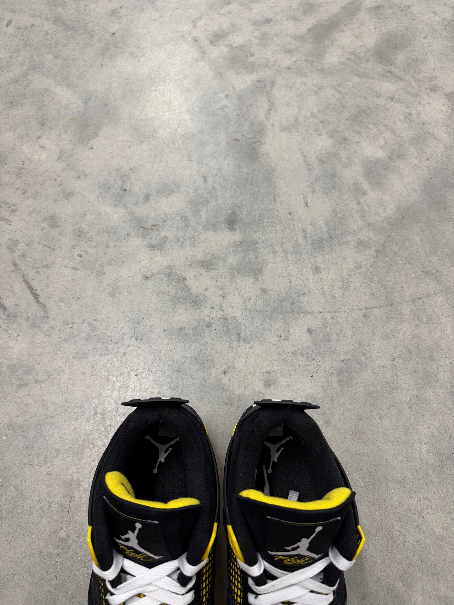 JORDAN 4 “ Thunder “