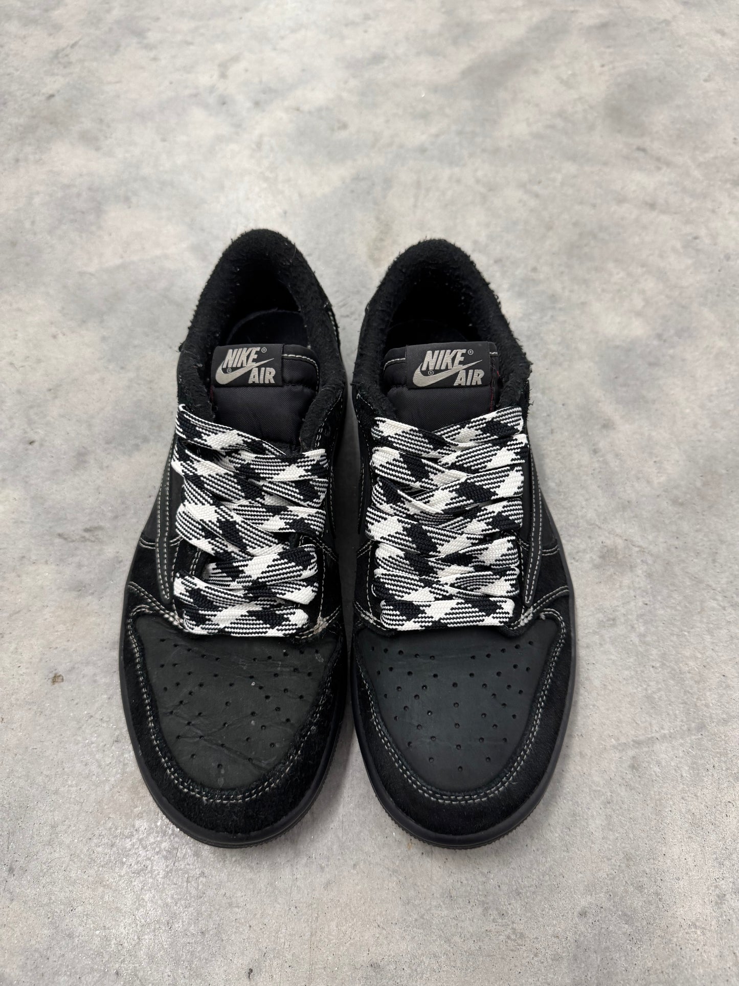 TRAVIS SCOTT JORDAN 1 LOW “ Black Phantom “