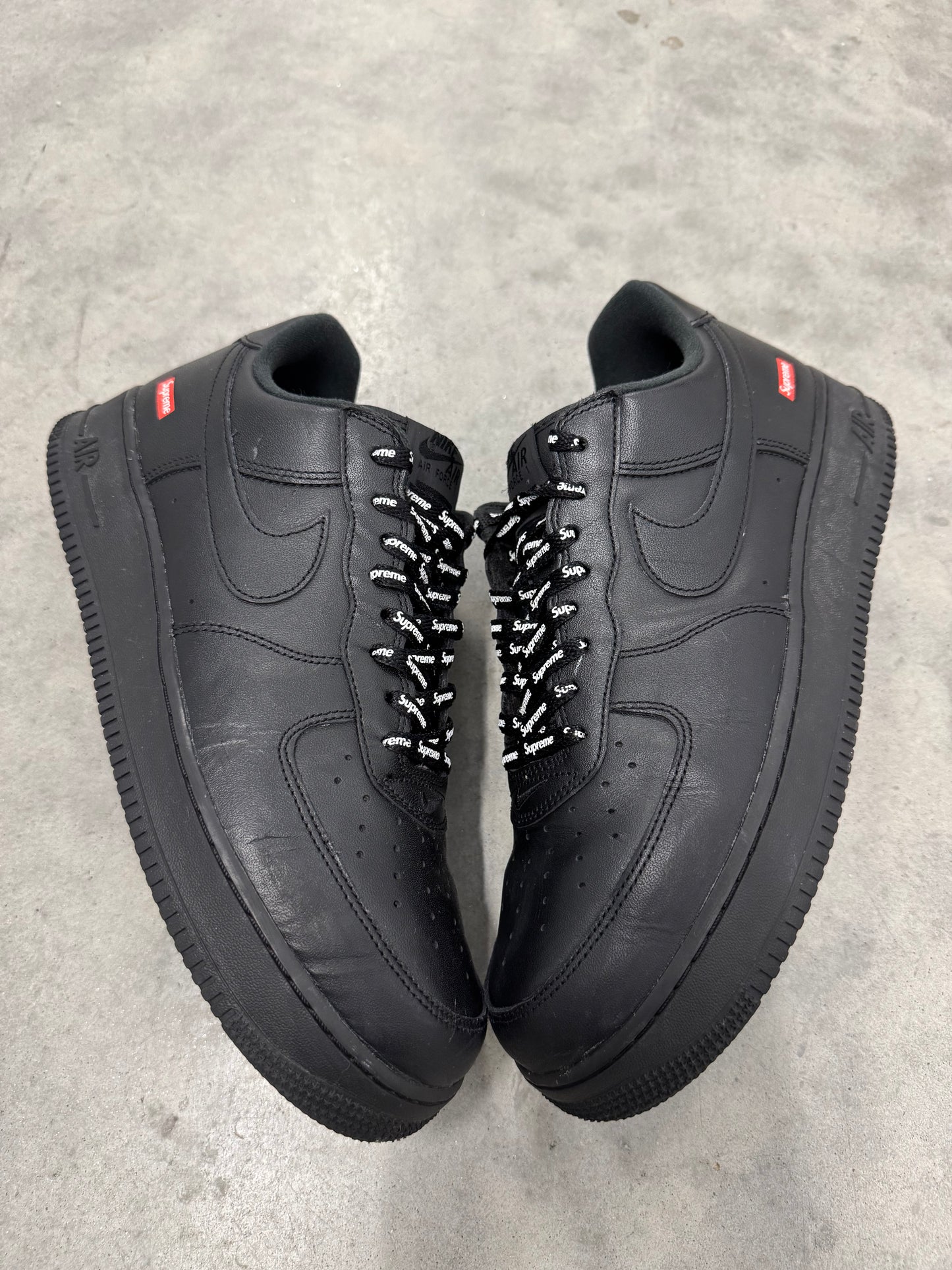 AIR FORCE SUPREME LOW “ Box-Logo Black “