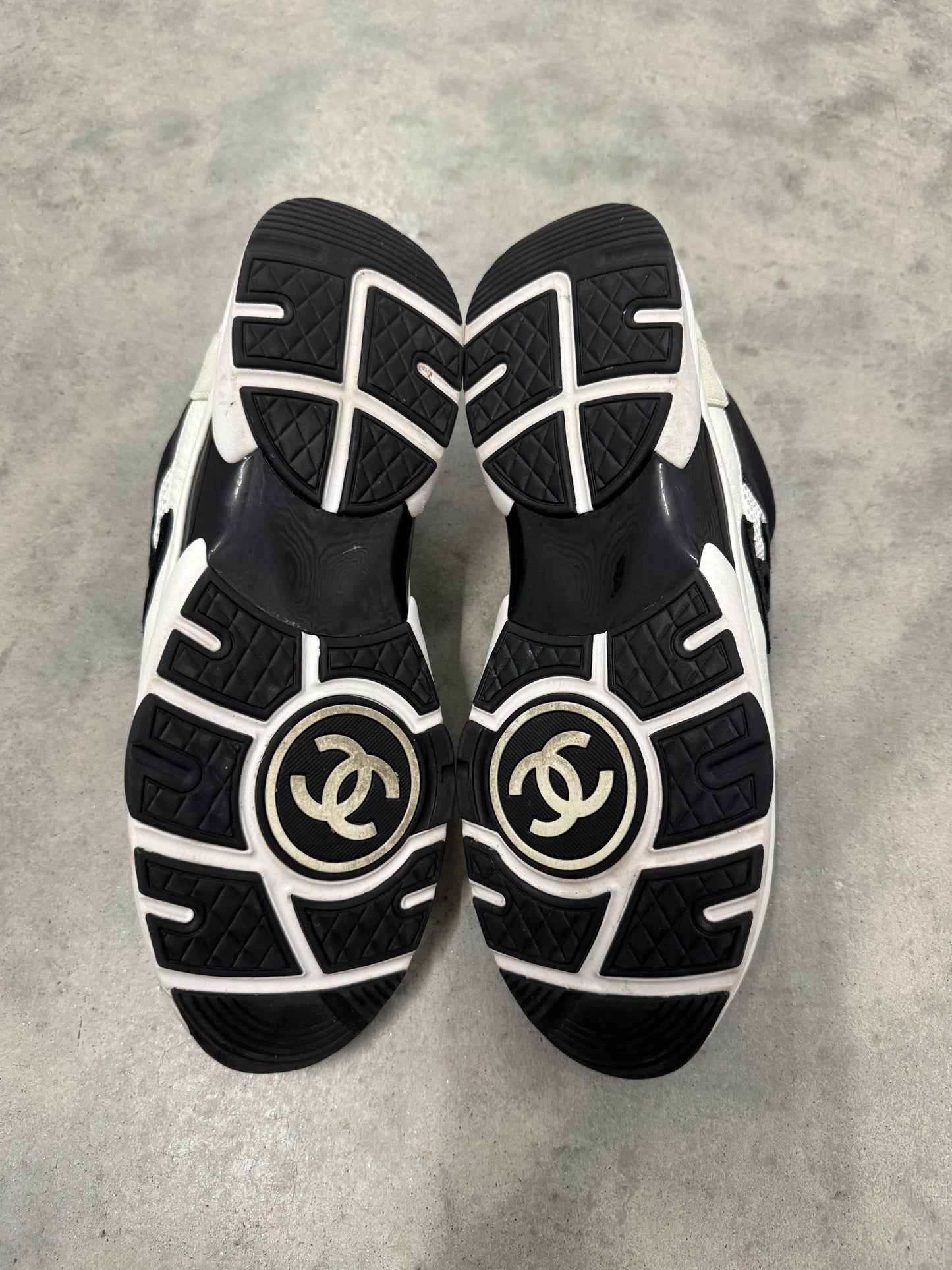 CHANEL SNEAKER “ White Black “