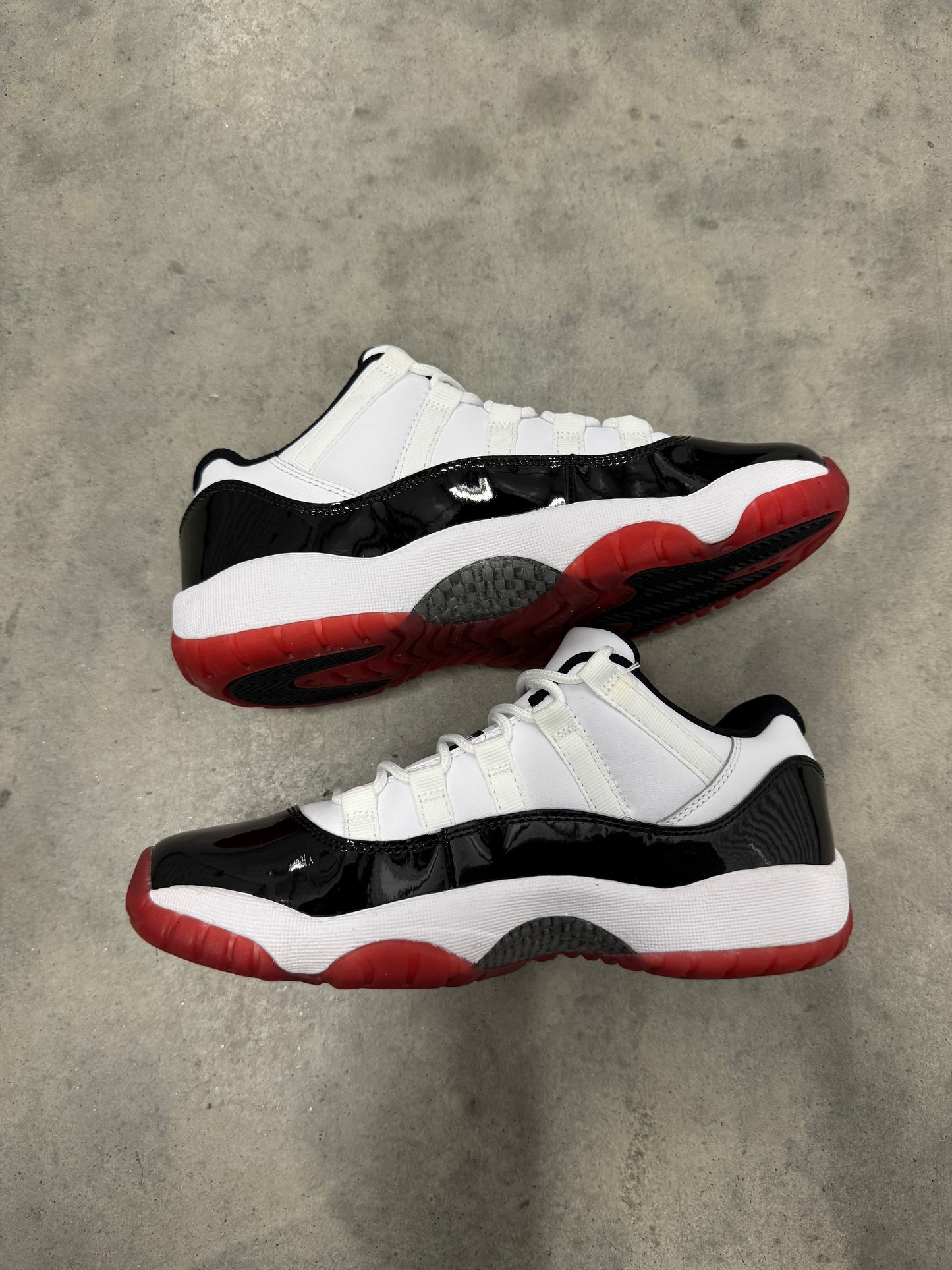 JORDAN 11 LOW “ Concord Bred “