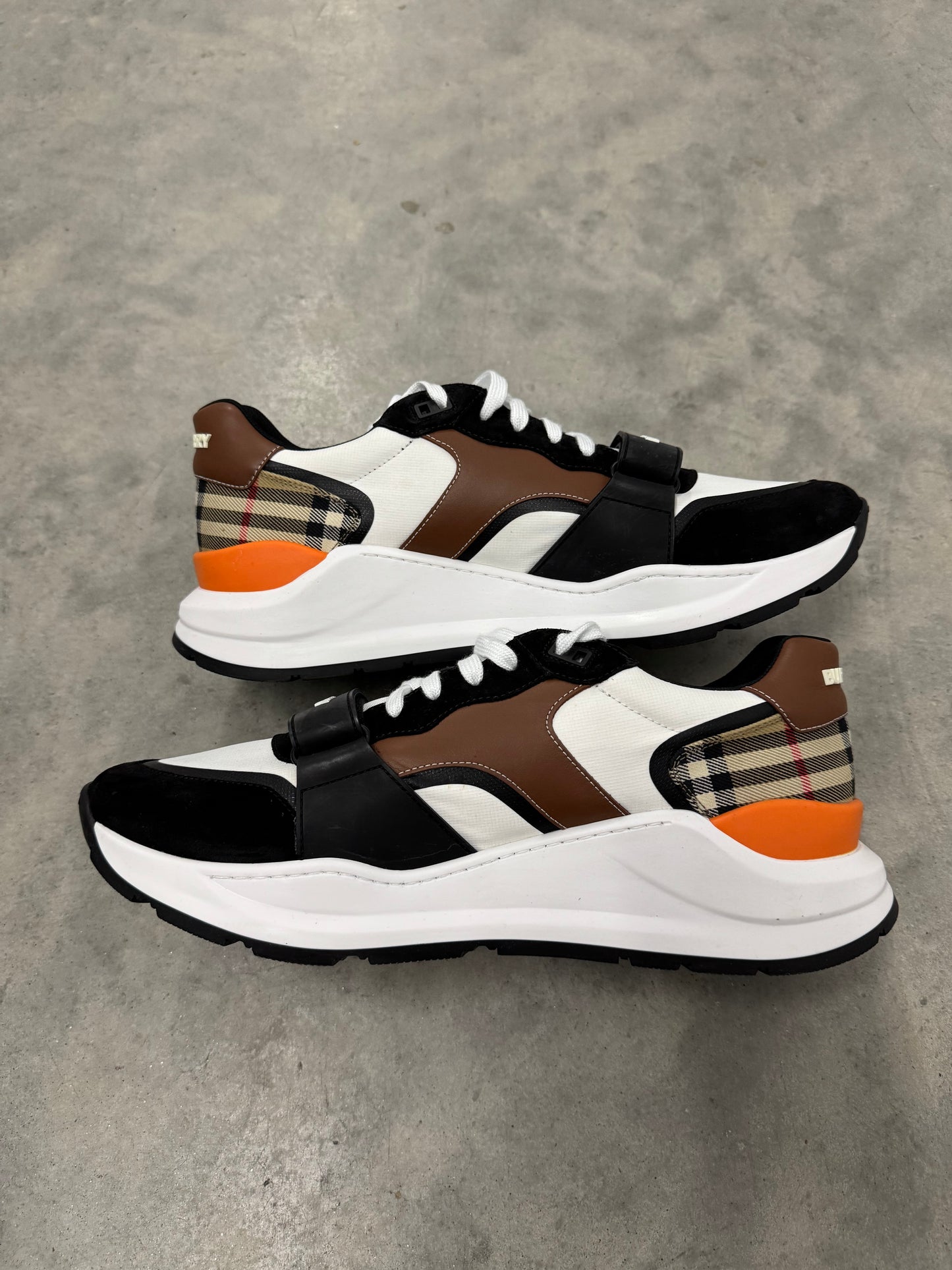 BURBERRY RAMSEY “ Vintage Check - Black Archive Beige “