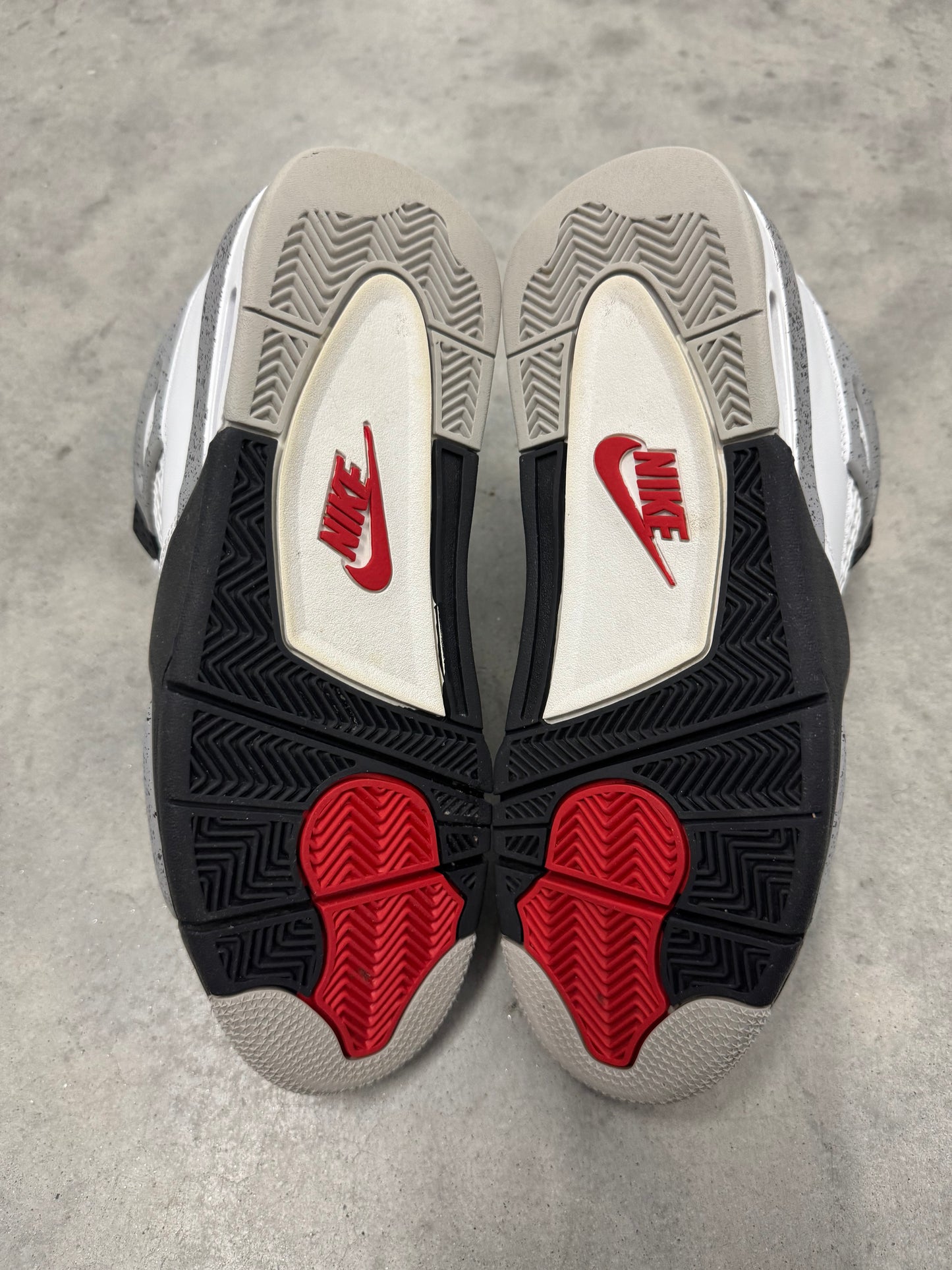 JORDAN 4 “ White Cement “ ( 2025 )