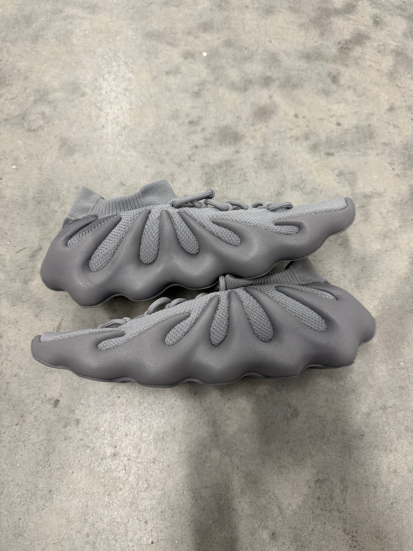 ADIDAS YEEZY 450 “ Stone Grey “