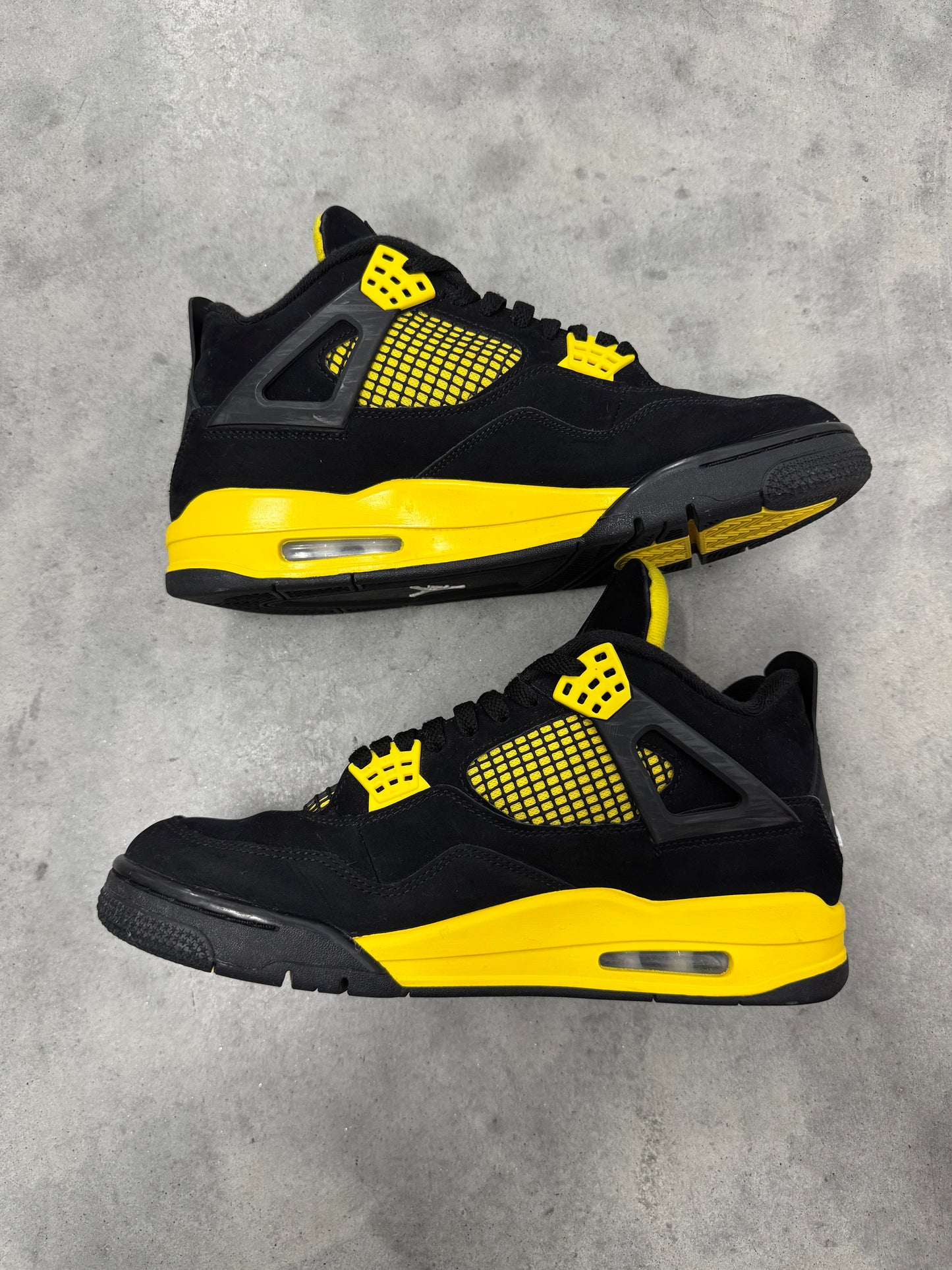 JORDAN 4 “ Thunder “
