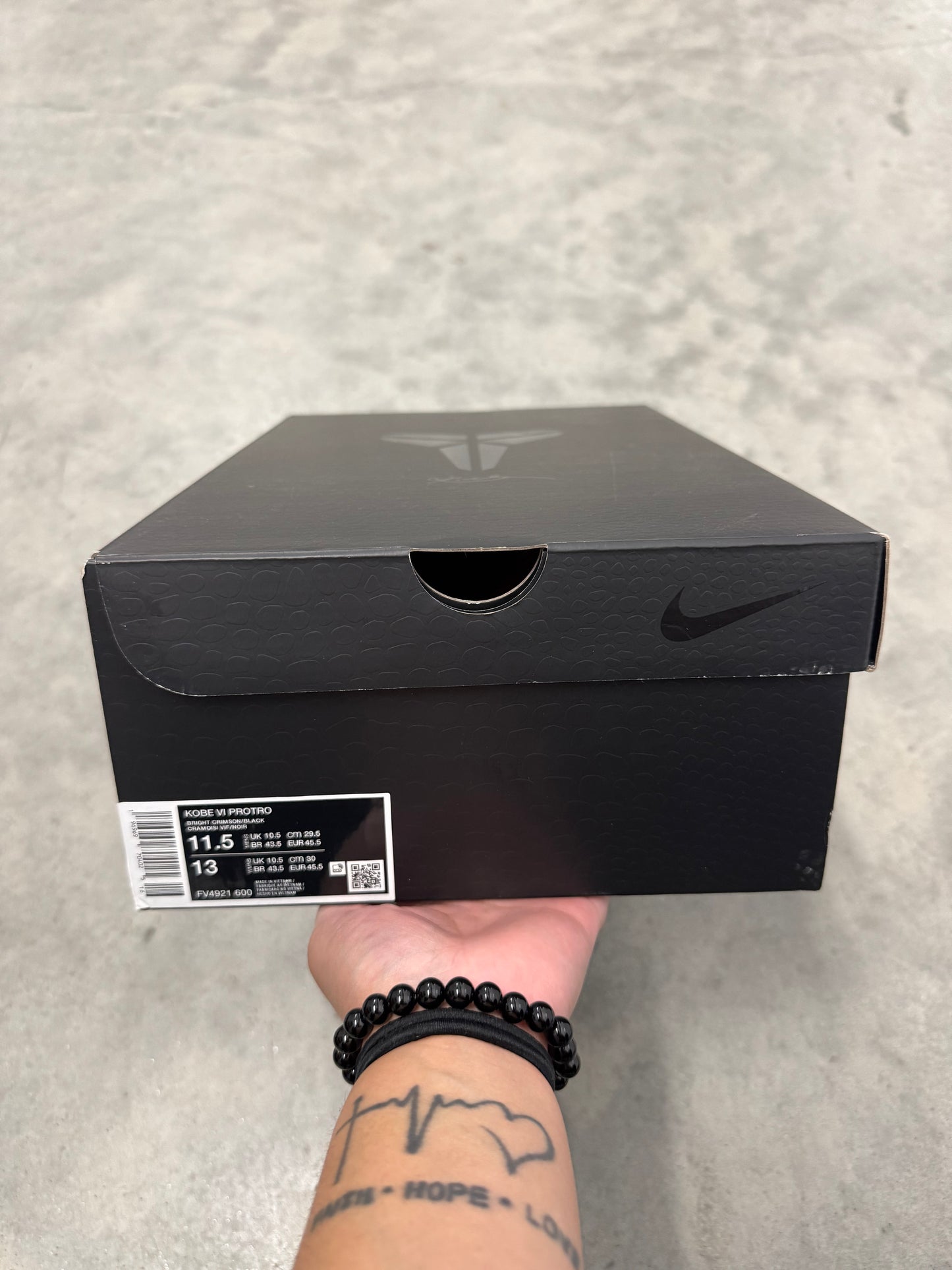 ZOOM KOBE VI PROTRO “ Reverse Grinch “