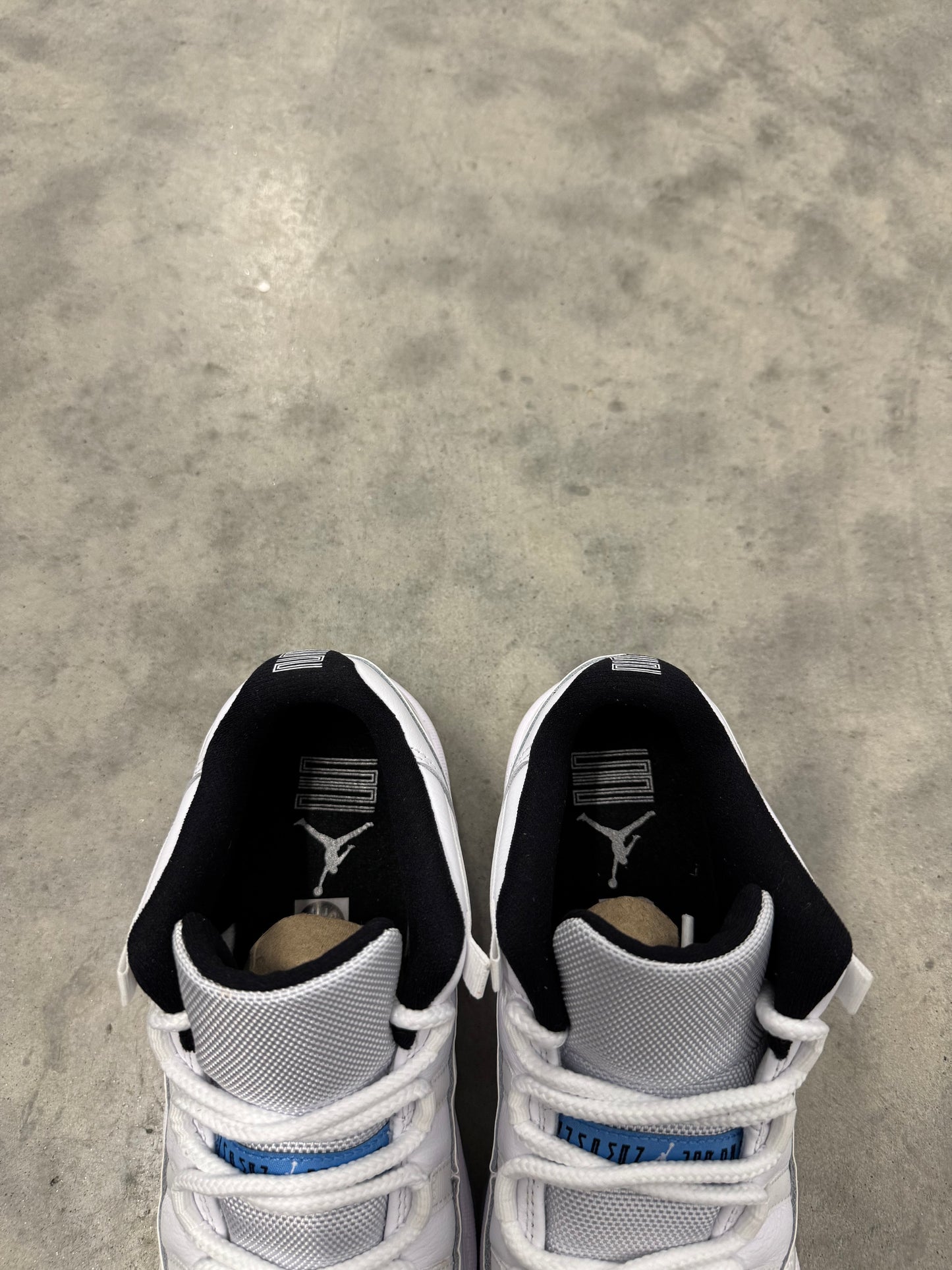 JORDAN 11 LOW “ Legend Blue “