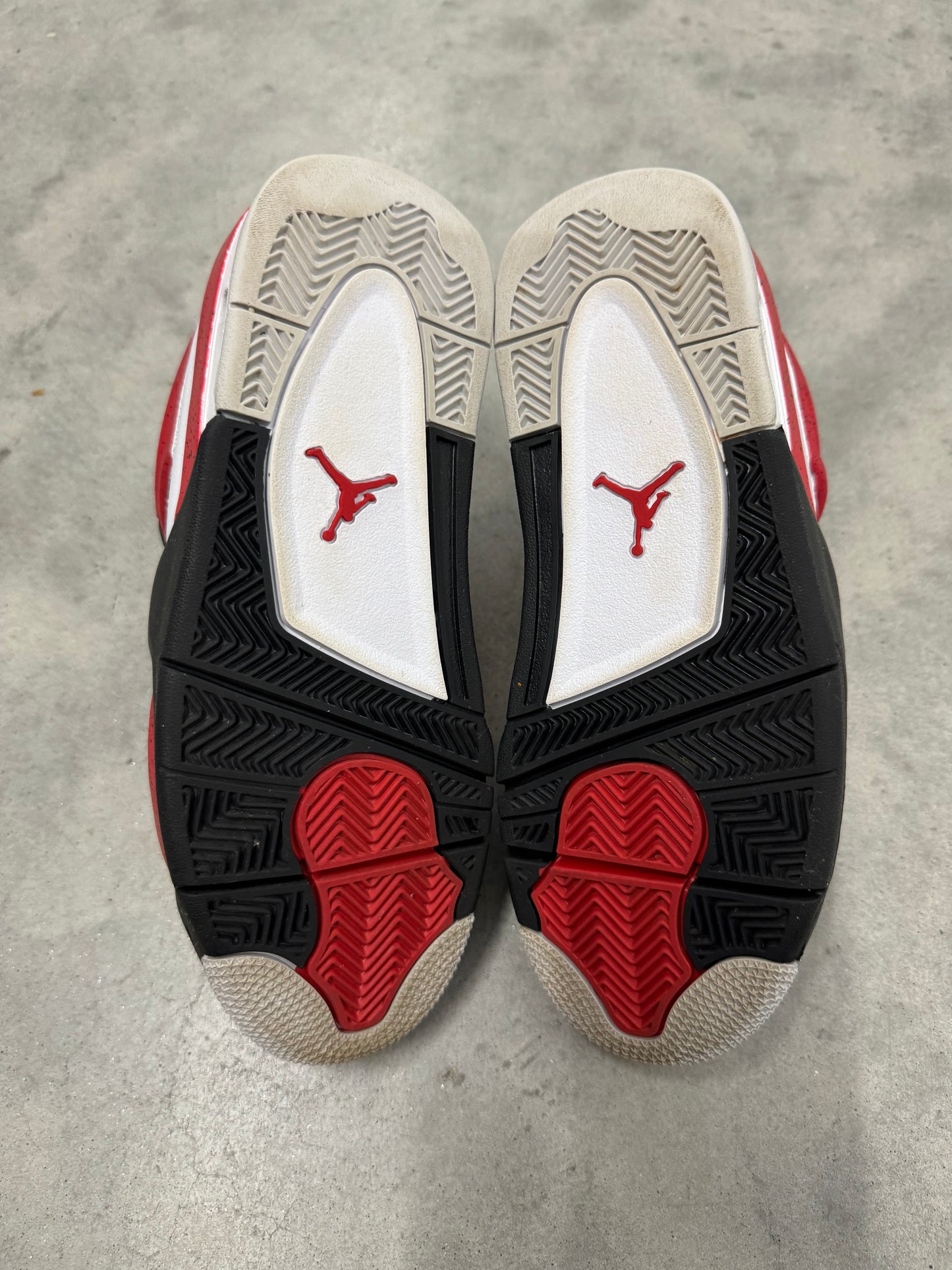 JORDAN 4 “ Red Cement “