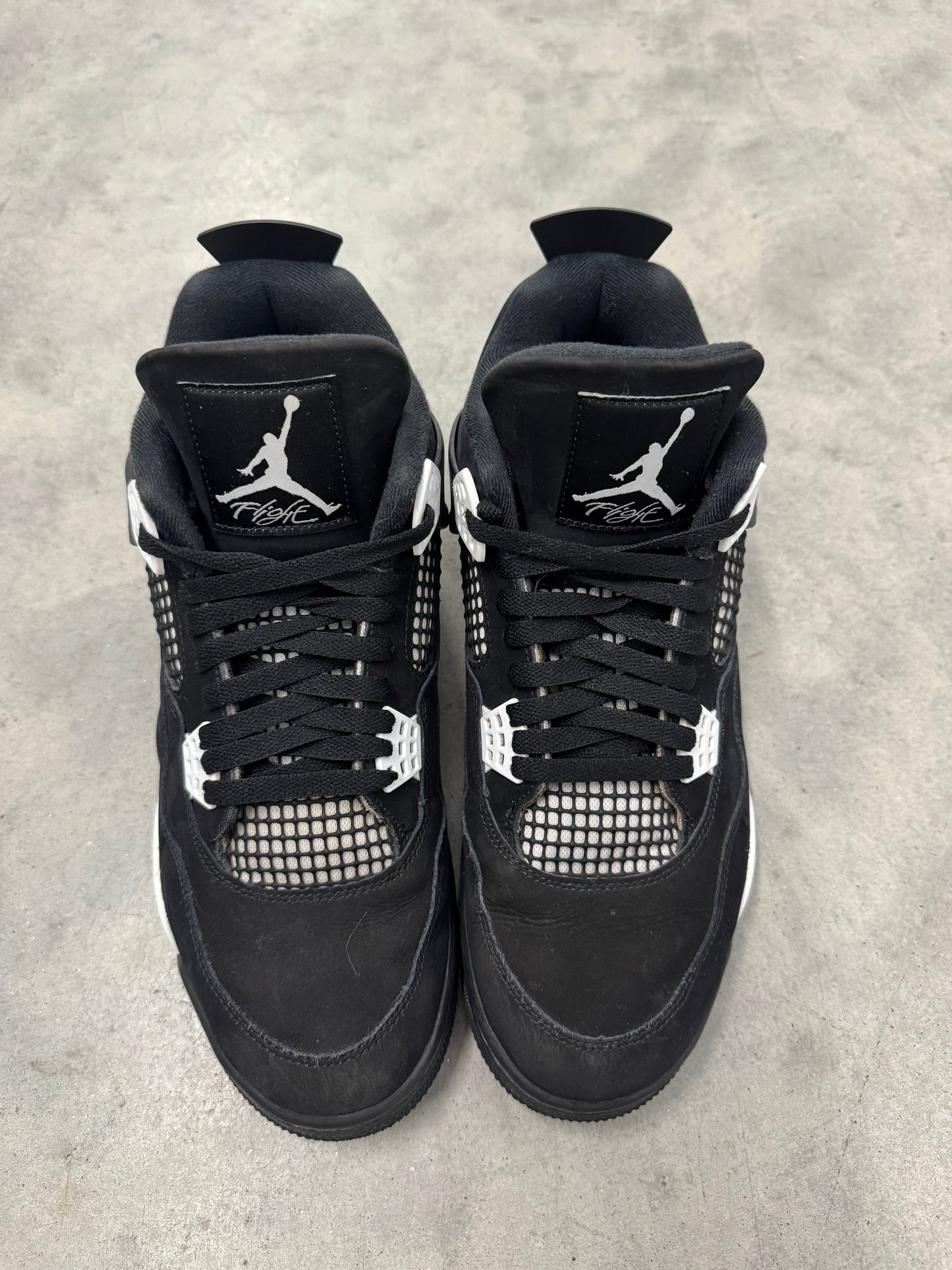 JORDAN 4 “ White Thunder “