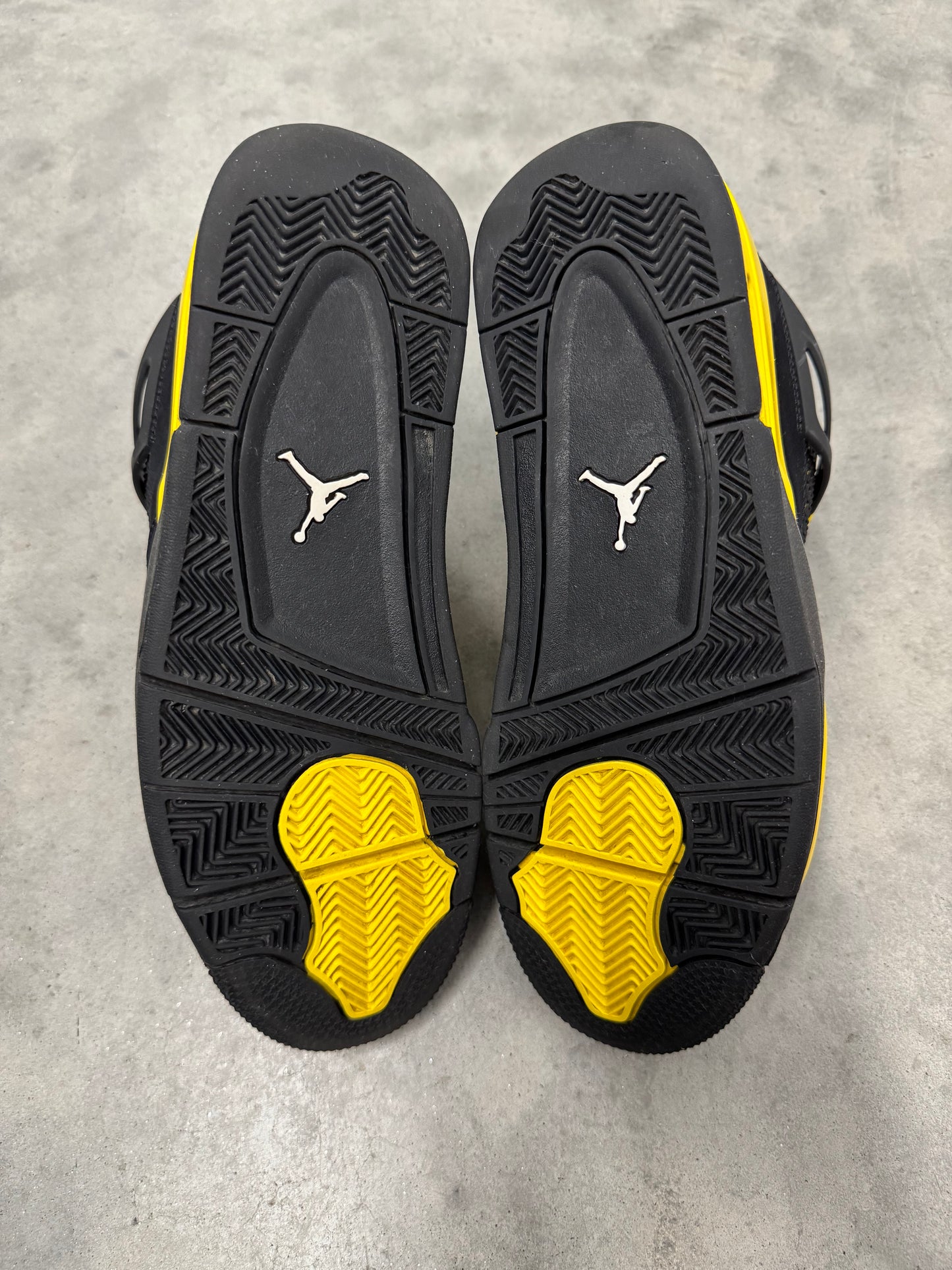 JORDAN 4 “ Thunder “