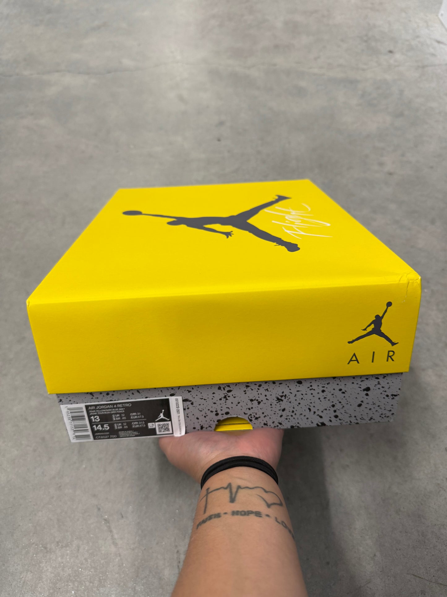JORDAN 4 “ Lighting “