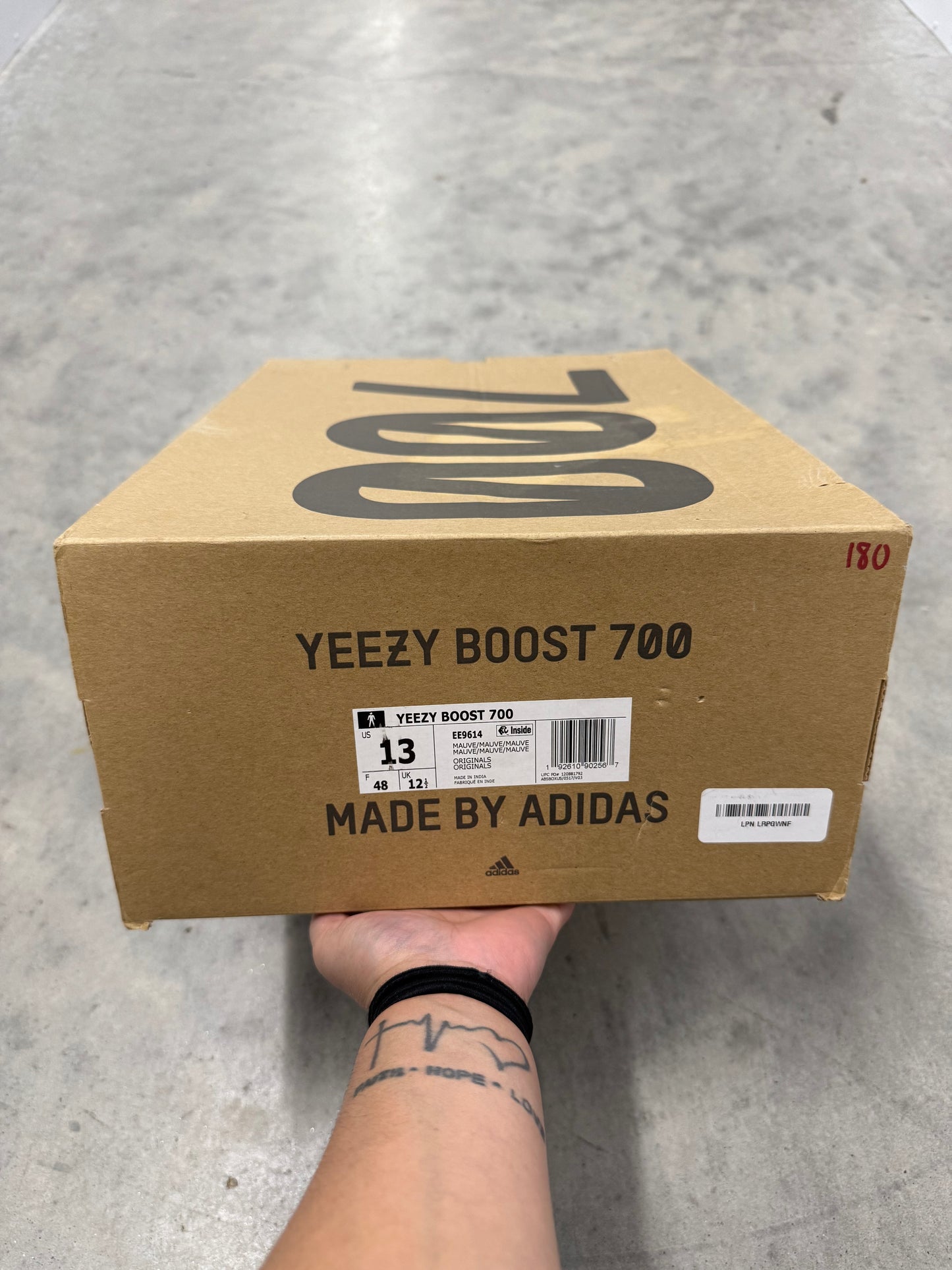 YEEZY BOOST 700 “ Mauve “