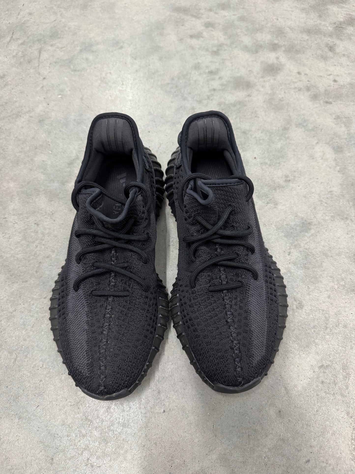 YEEZY BOOST 350 V2 “ Onyx “